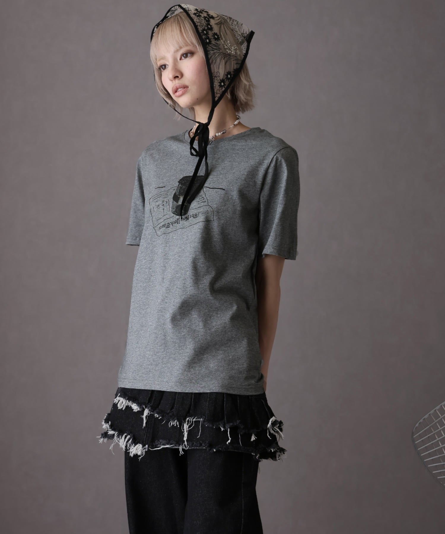 girlydoll/フロントプリントイラストTシャツ ドゥーラ ドゥーラ トップス カットソー・Tシャツ グレー