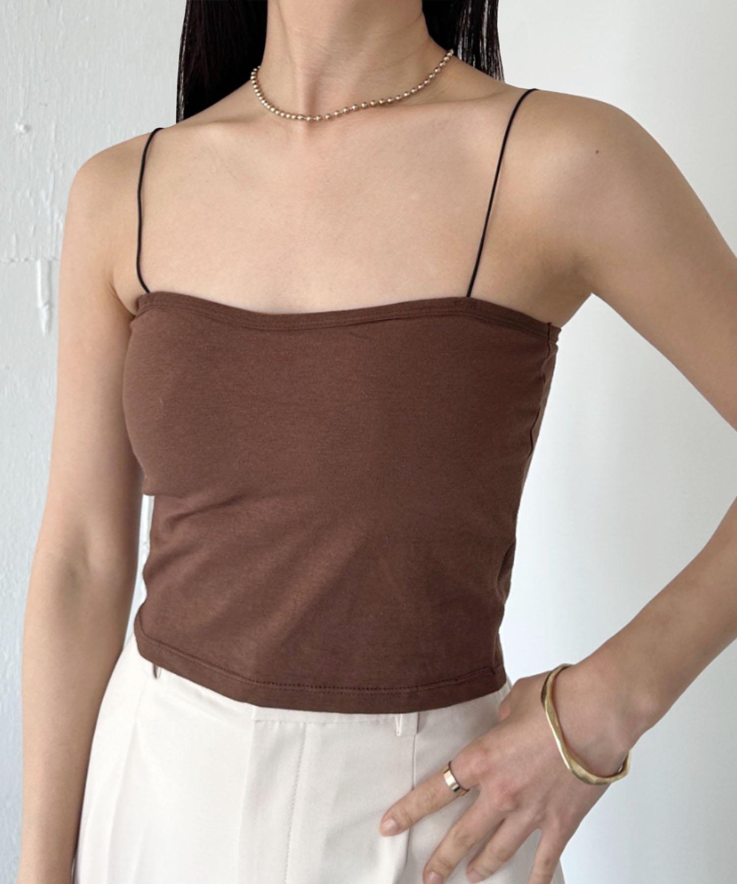 華奢ストラップカップ付キャミソール 透けにくい インナーレス 春 夏 秋 冬 アウトフィッターラボ トップス キャミソール ピンク ホワイト ブラック ブラウン