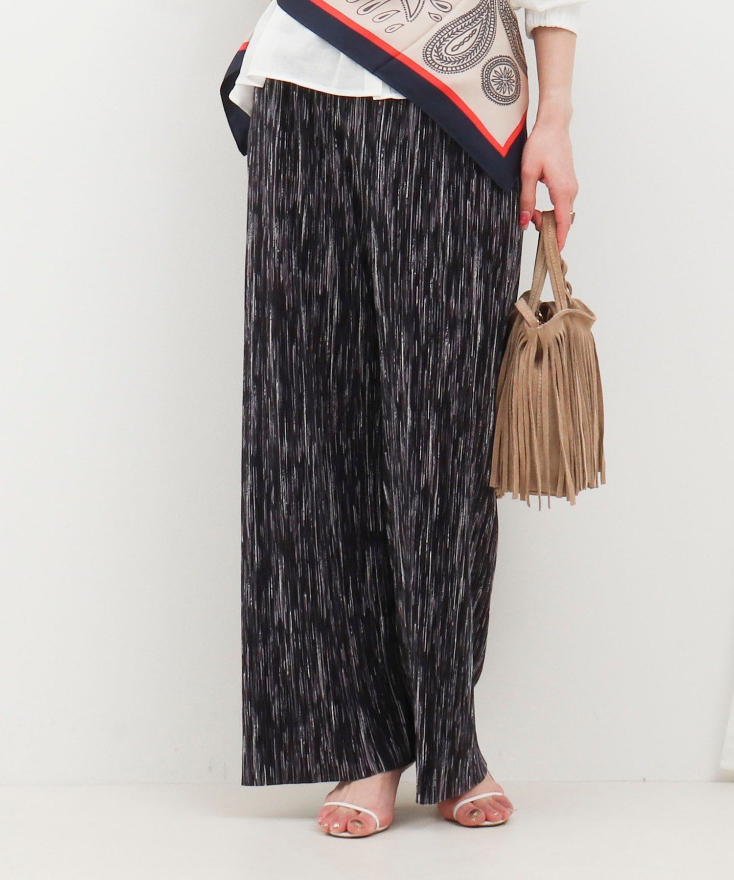 【SALE／30%OFF】MICO COULIER 楊柳プリーツ柄パンツ ノーリーズ パンツ その他のパンツ ホワイト ブラック【送料無料】