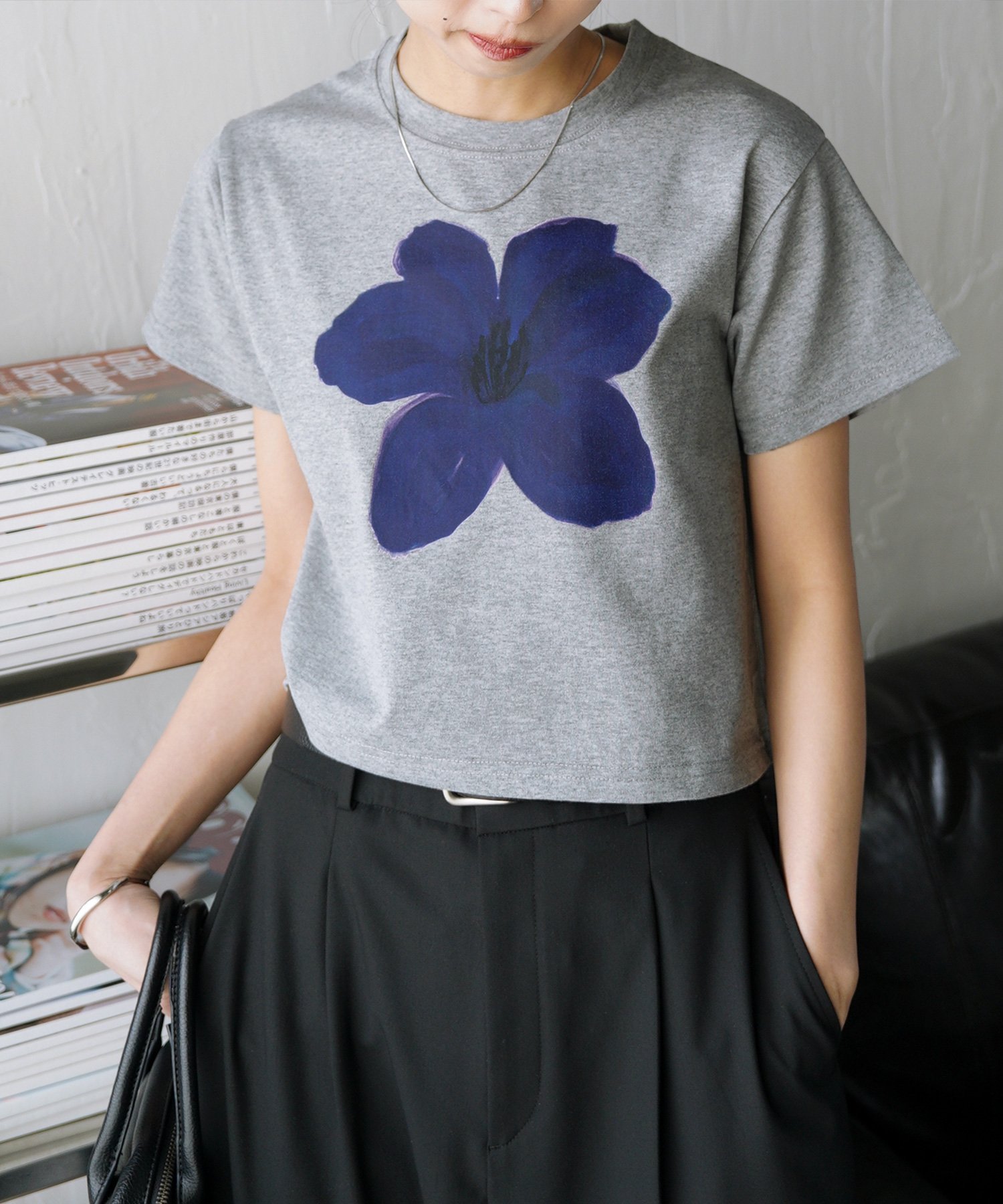 Chillfar FlowerチビTEEシャツ チルファー トップス カットソー・Tシャツ グレー イエロー ネイビー ブラウン ホワイト
