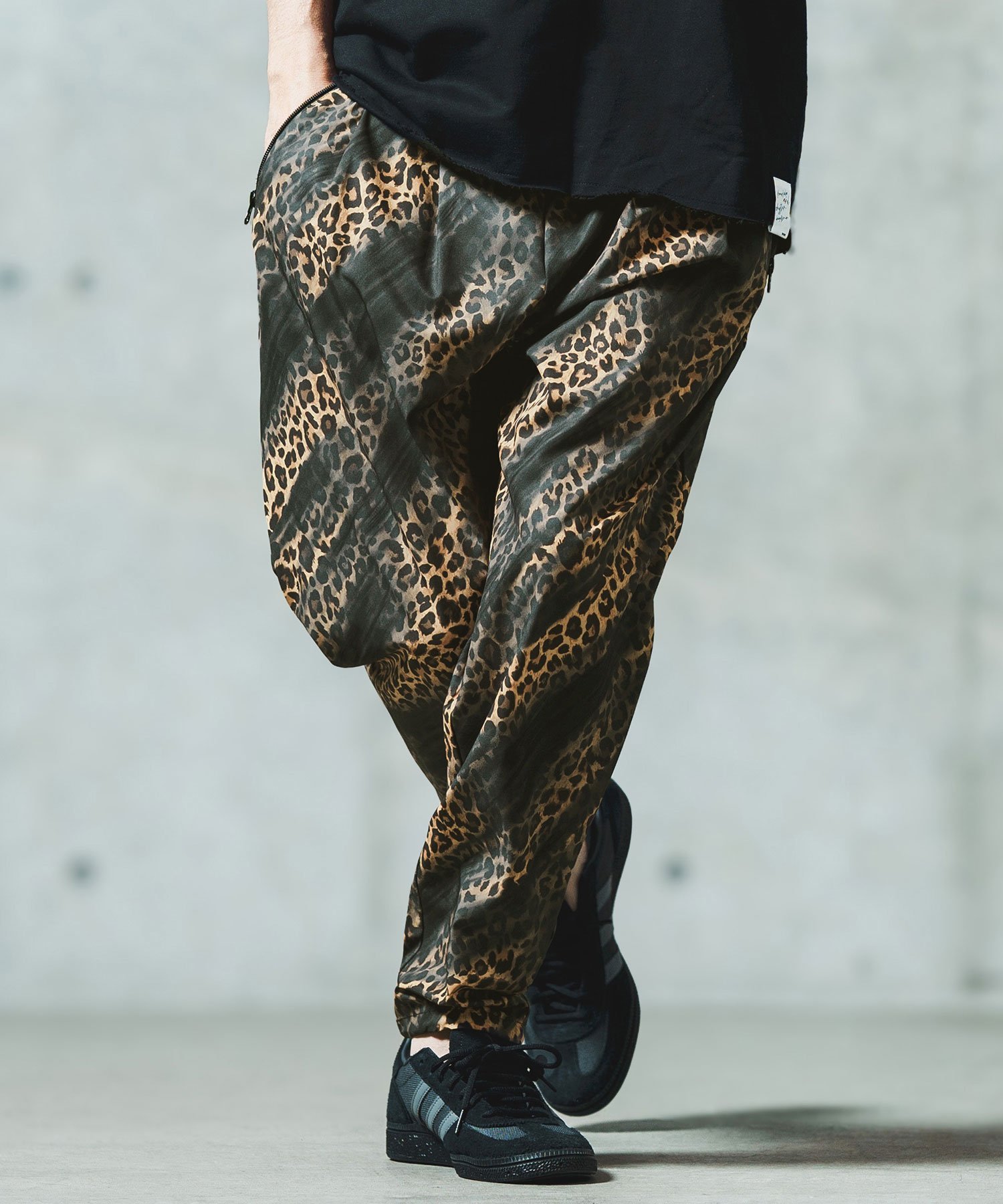 GLIMCLAP mp13553- Leopard & handwriting pattern easy pants イージーパンツ カンビオ パンツ その他のパンツ ブラウン【送料無料】