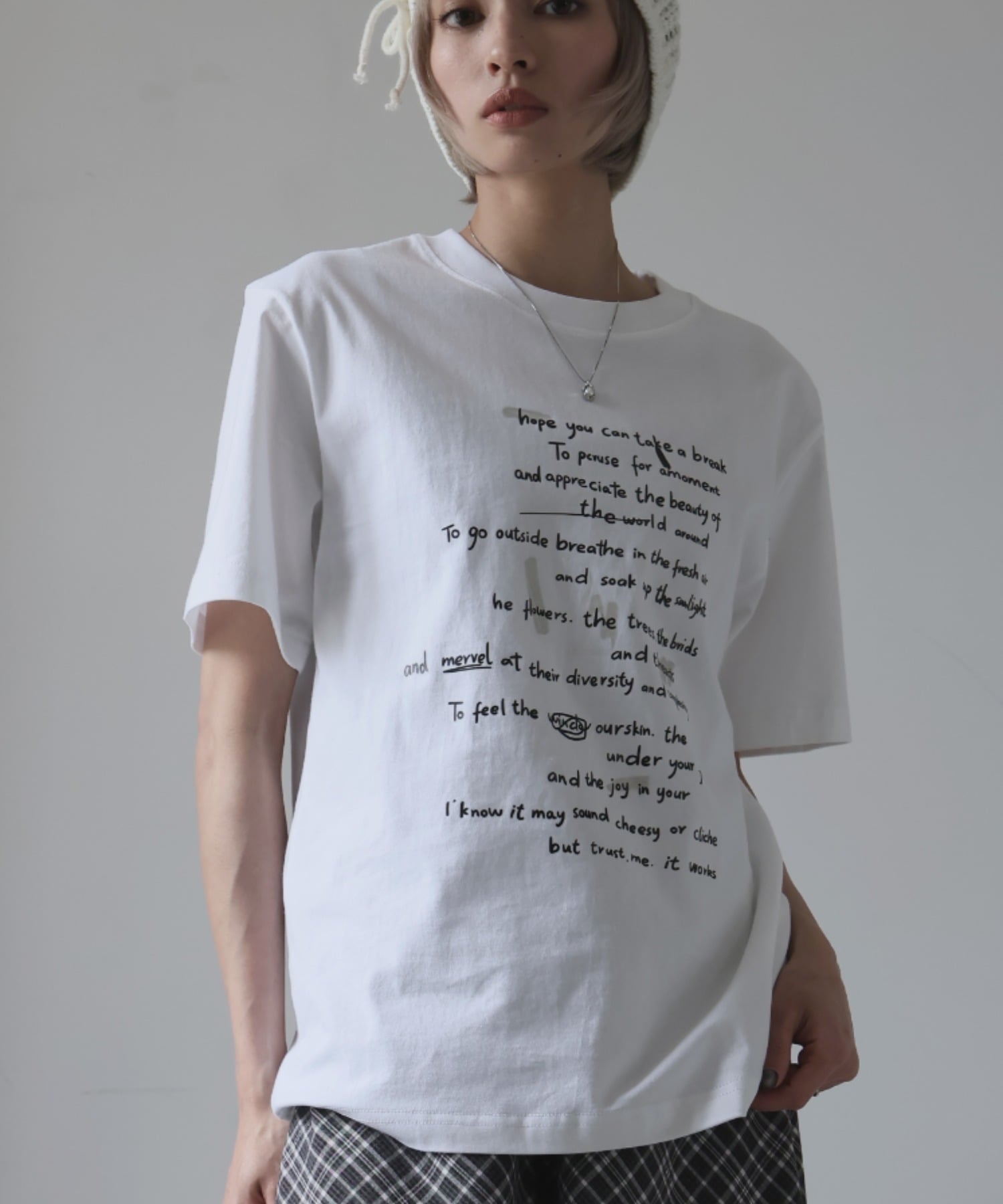 girlydoll/レタリングロゴTシャツ ドゥーラ ドゥーラ トップス カットソー・Tシャツ ホワイト グレー ブラック