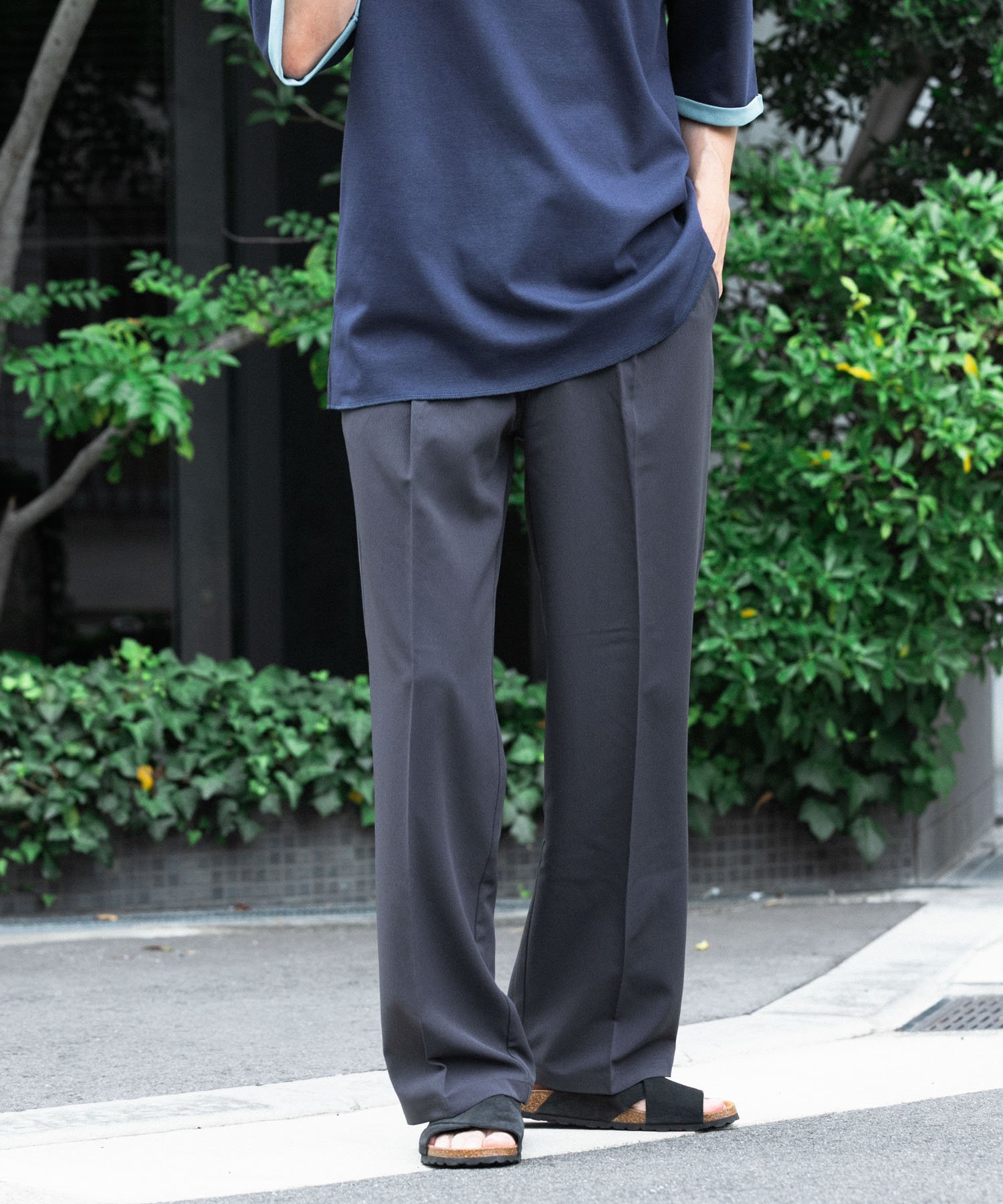 ITEMS ヨウリュウ1-tuckテーパードパンツ アーバンリサーチアイテムズ パンツ その他のパンツ グリーン ネイビー ブラック
