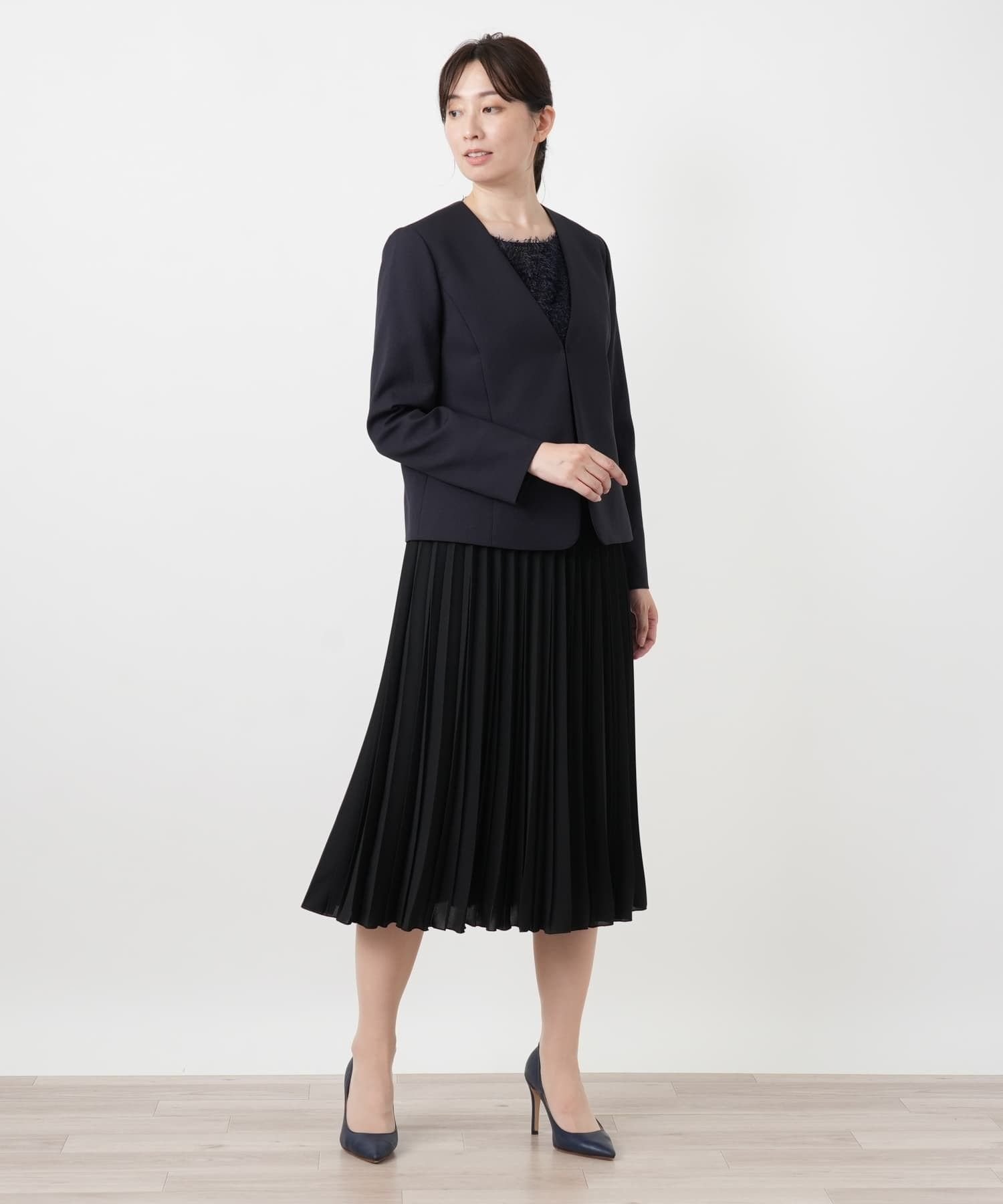 Leilian ノーカラーVネックジャケット【Leilian WHITE LABEL】 レリアン ジャケット・アウター テーラードジャケット・ブレザー ネイビー ブラウン