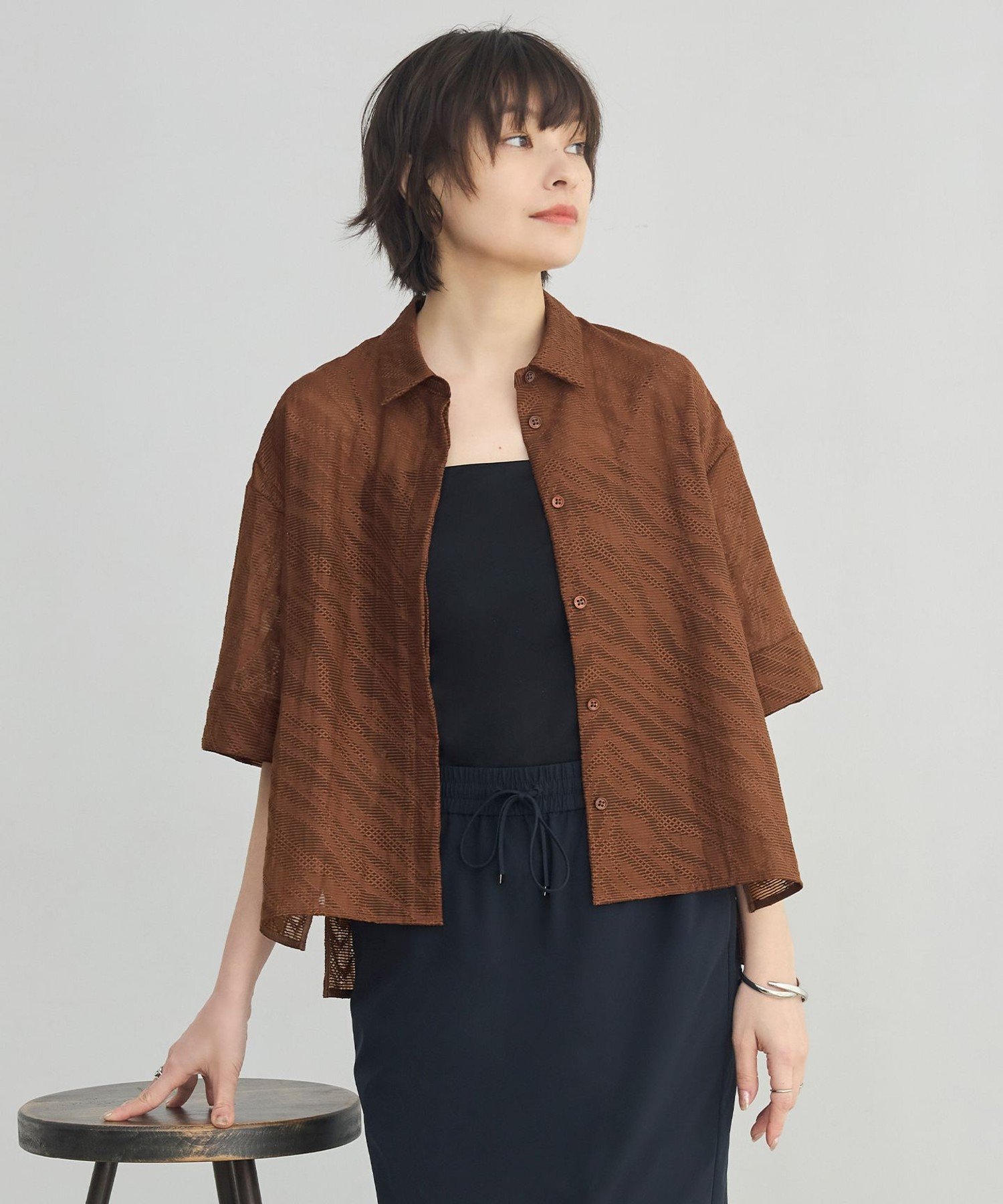 ICB L 【洗える】ゼブラシアーJQ クロップドシャツ アイシービー トップス シャツ・ブラウス ホワイト ブラウン ブラック