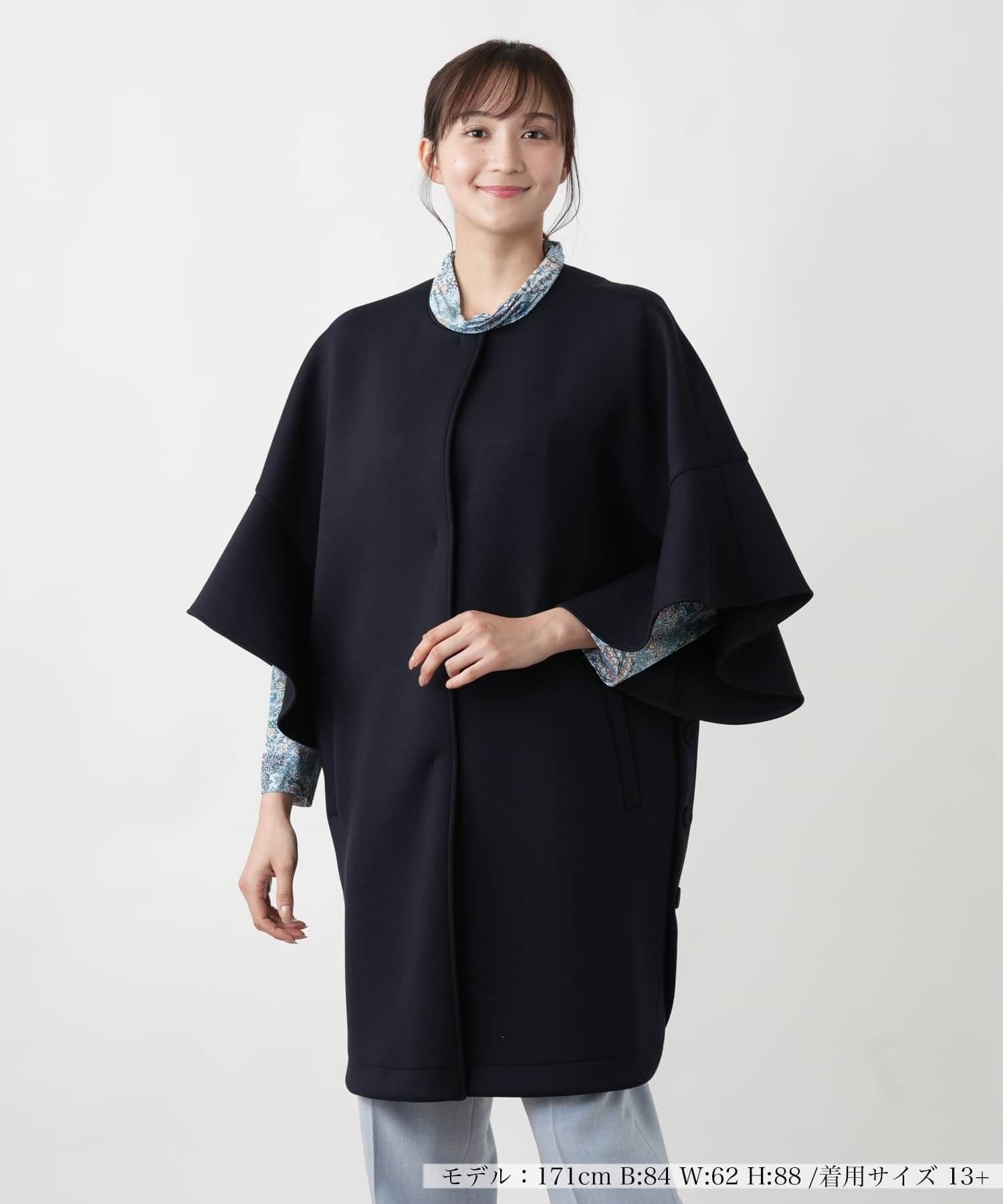 Leilian PLUS HOUSE 【店頭人気】フリルスリーブコ-ト レリアン プラスハウス ジャケット・アウター ステンカラーコート ネイビー ホワイト