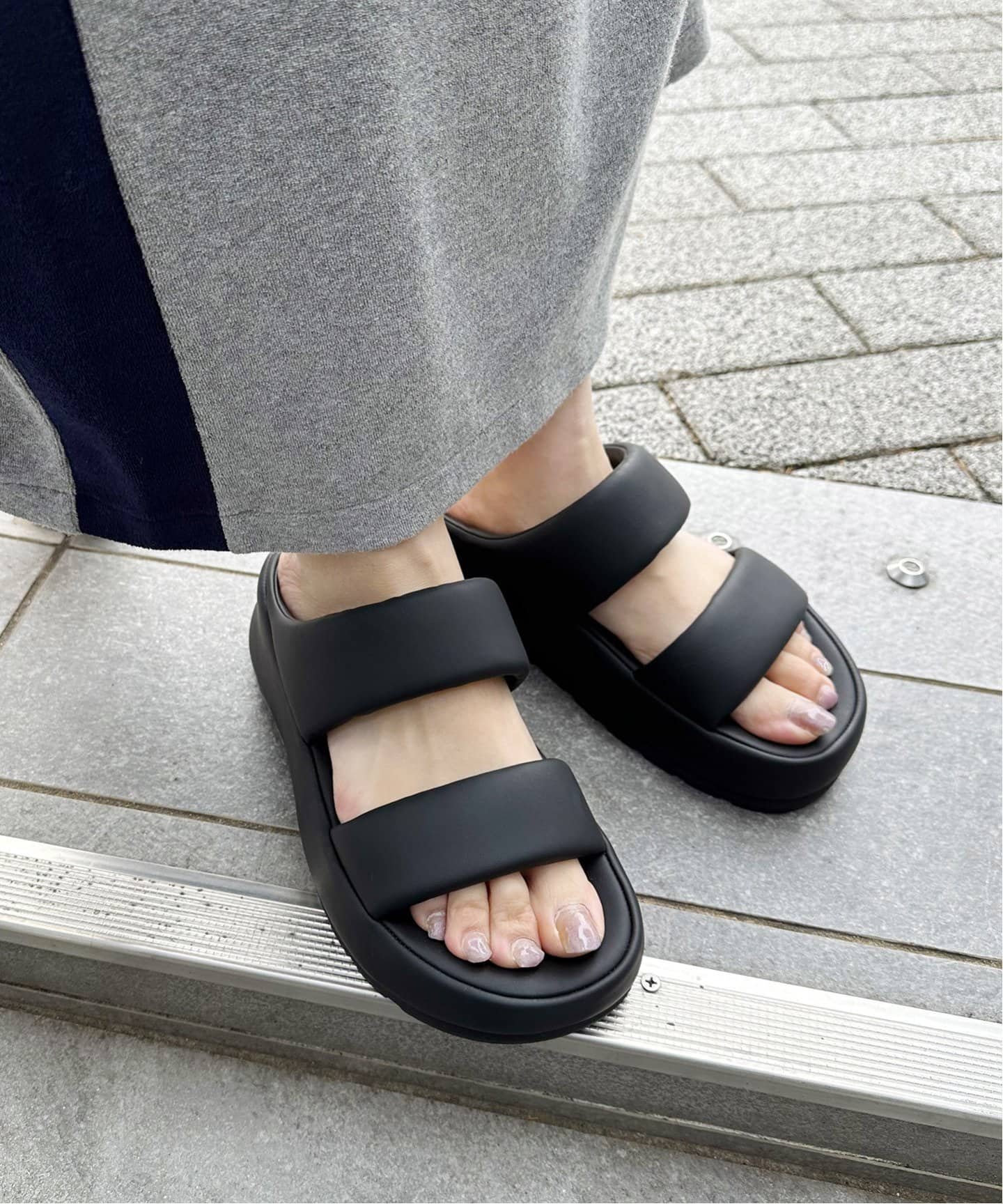 JOURNAL STANDARD 【MOHI/モヒ】 パデット2ストラップサンダル ジャーナル スタンダード シューズ・靴 サンダル ブラック【送料無料】のサムネイル