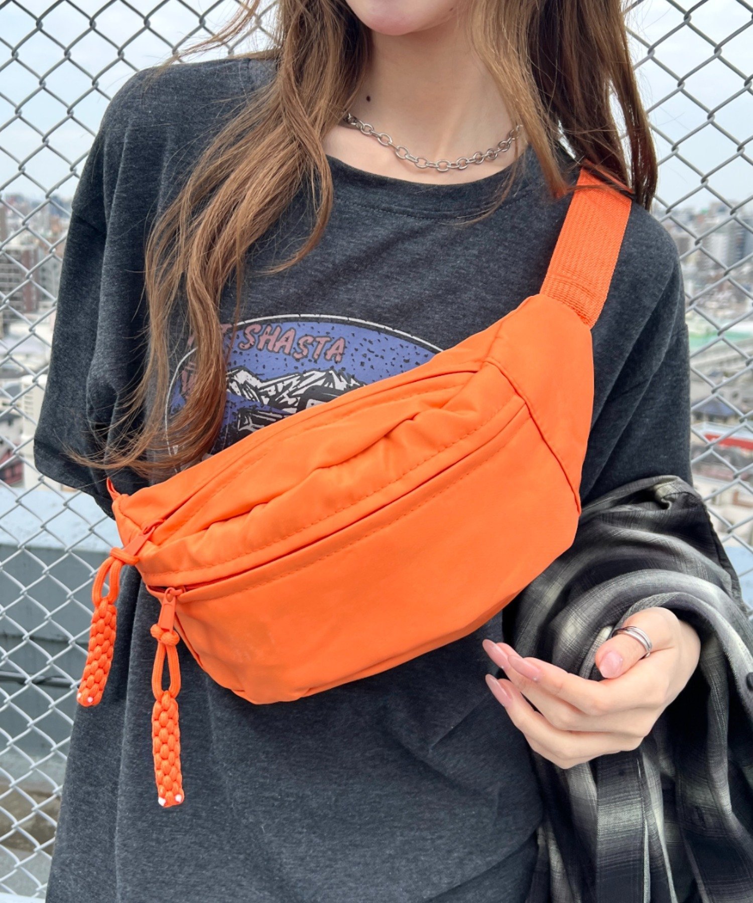 wears 軽量 ナイロンボディバッグ ウエストバッグ アウトフィッターラボ バッグ ボディバッグ・ウエストポーチ ブラック オレンジ ホワイト ピンク
