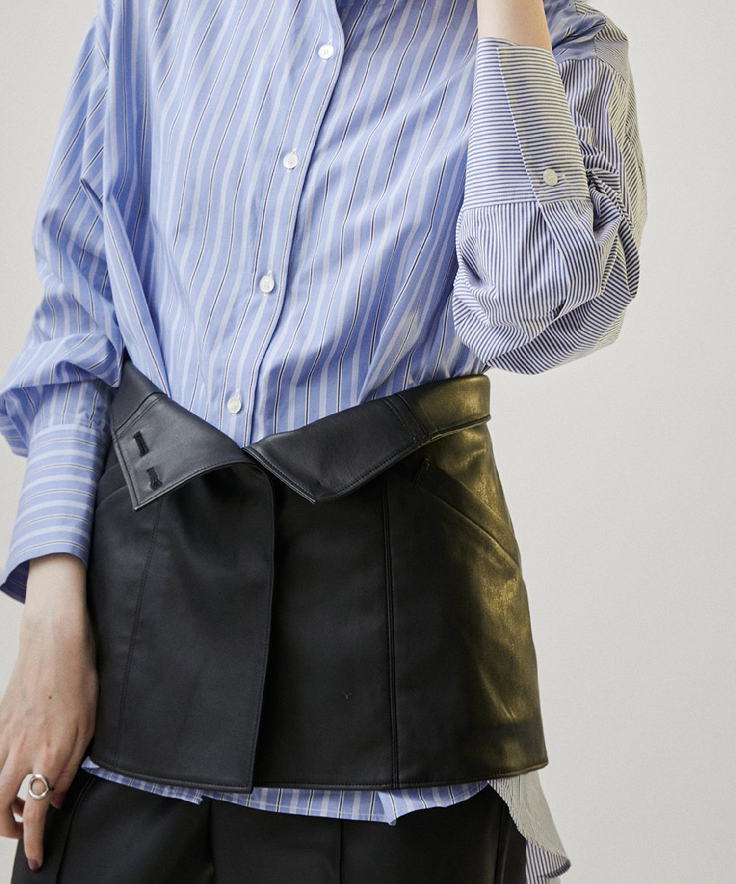 【SALE/60%OFF】SALON adam et rope' フェイクレザービスチェ【セットアップ対応】 サロン アダム エ ロペ トップス ベアトップ ホ...