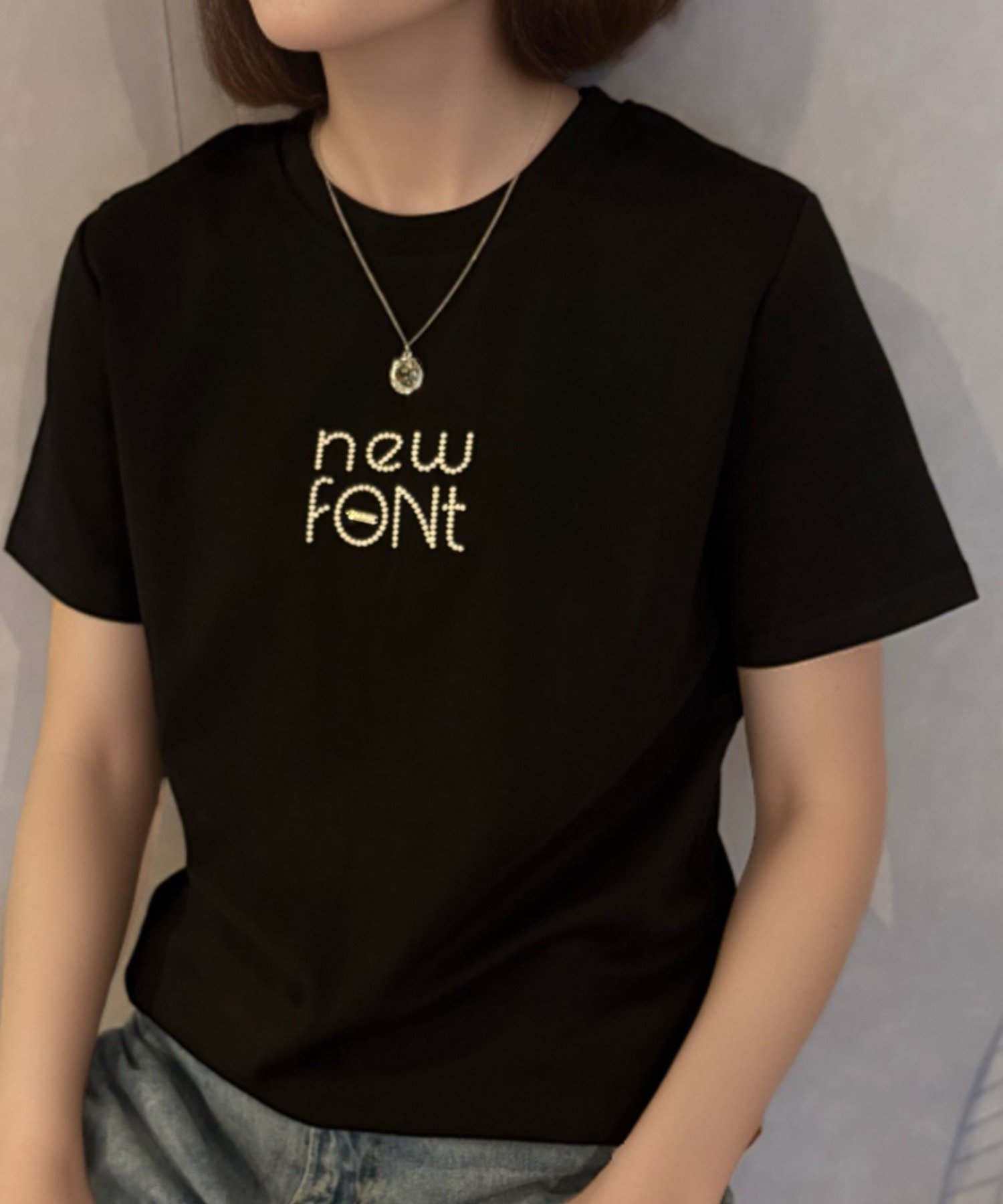 Girly Doll/プレート付き刺繍ロゴTシャツ ドゥーラ ドゥーラ トップス カットソー・Tシャツ ブラック グレー ブラウン