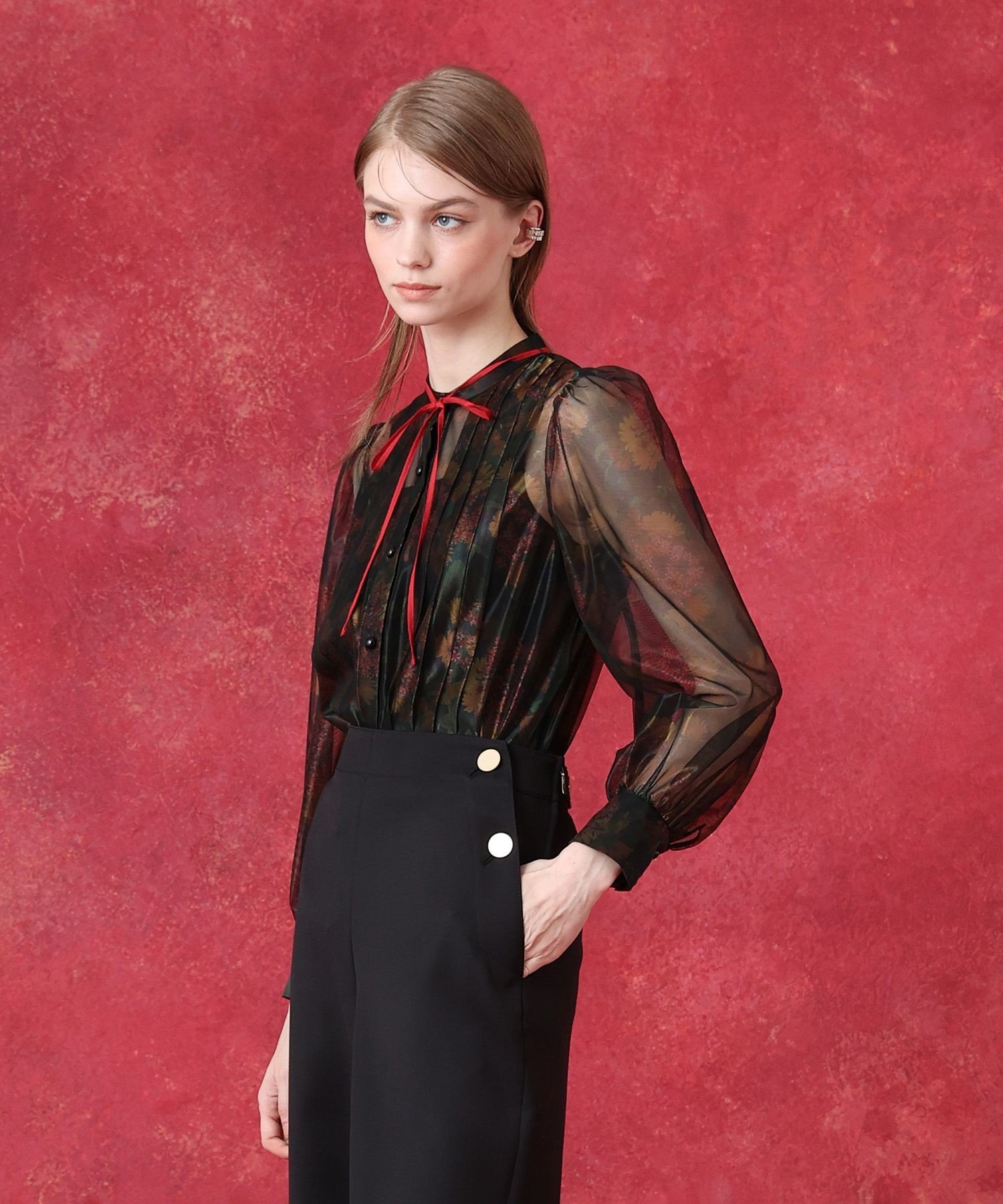 LOULOU WILLOUGHBY グロッシーフラワーブラウス アルアバイル トップス シャツ・ブラウス ブラック