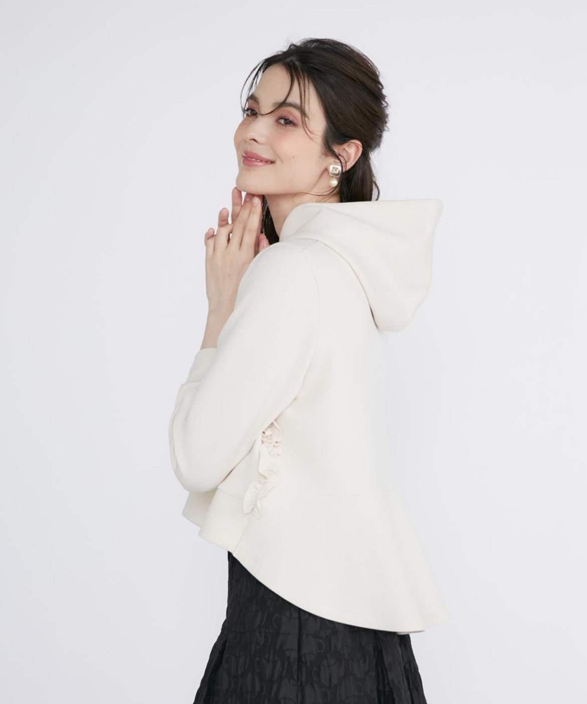 Maglie par ef-de 《大きいサイズ》サイドフリルパーカー マーリエ ル カセット トップス パーカー・フ..