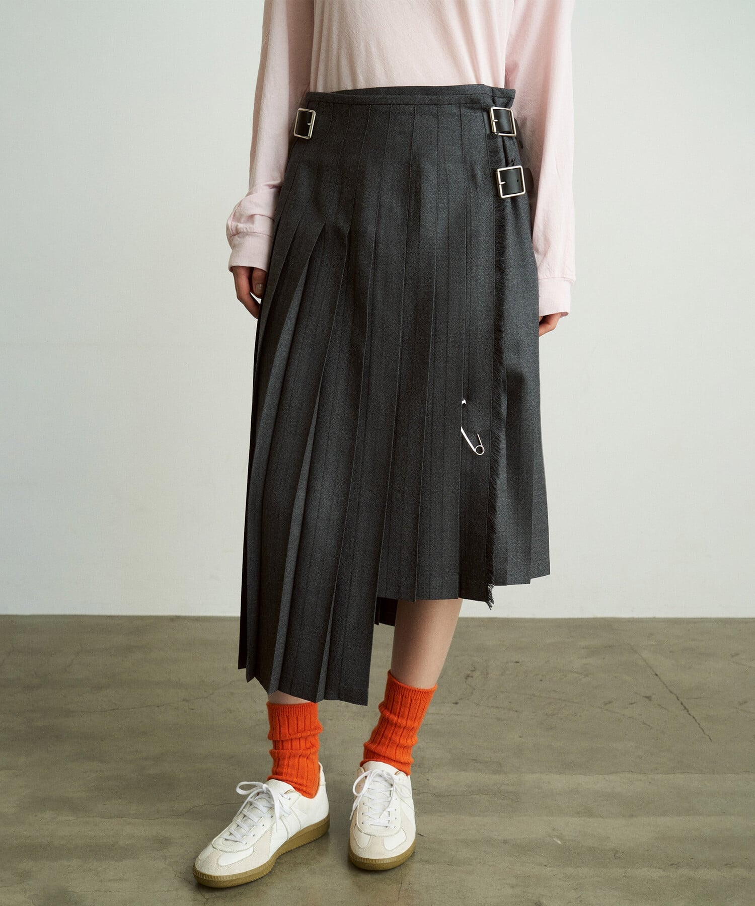 Bshop UNFIL ｜ 【O'NEIL OF DUBLIN*UNFIL】アシンメトリー キルトスカート WOMEN ビショップ スカート その他のスカート ブラック【送料無料】のサムネイル