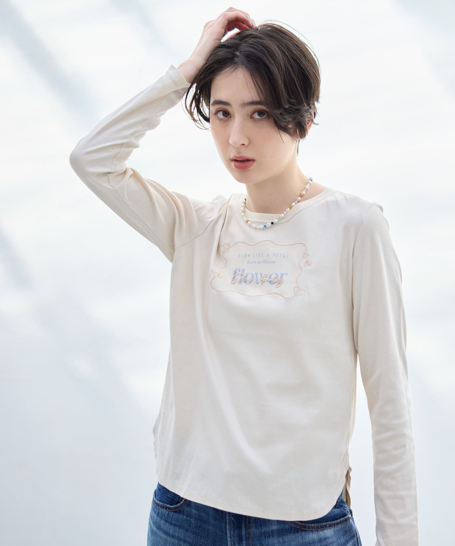 CARA O CRUZ 刺繍クルーネックカットソー キャラ・オ・クルス トップス カットソー・Tシャツ ピンク ベージュ ブルー