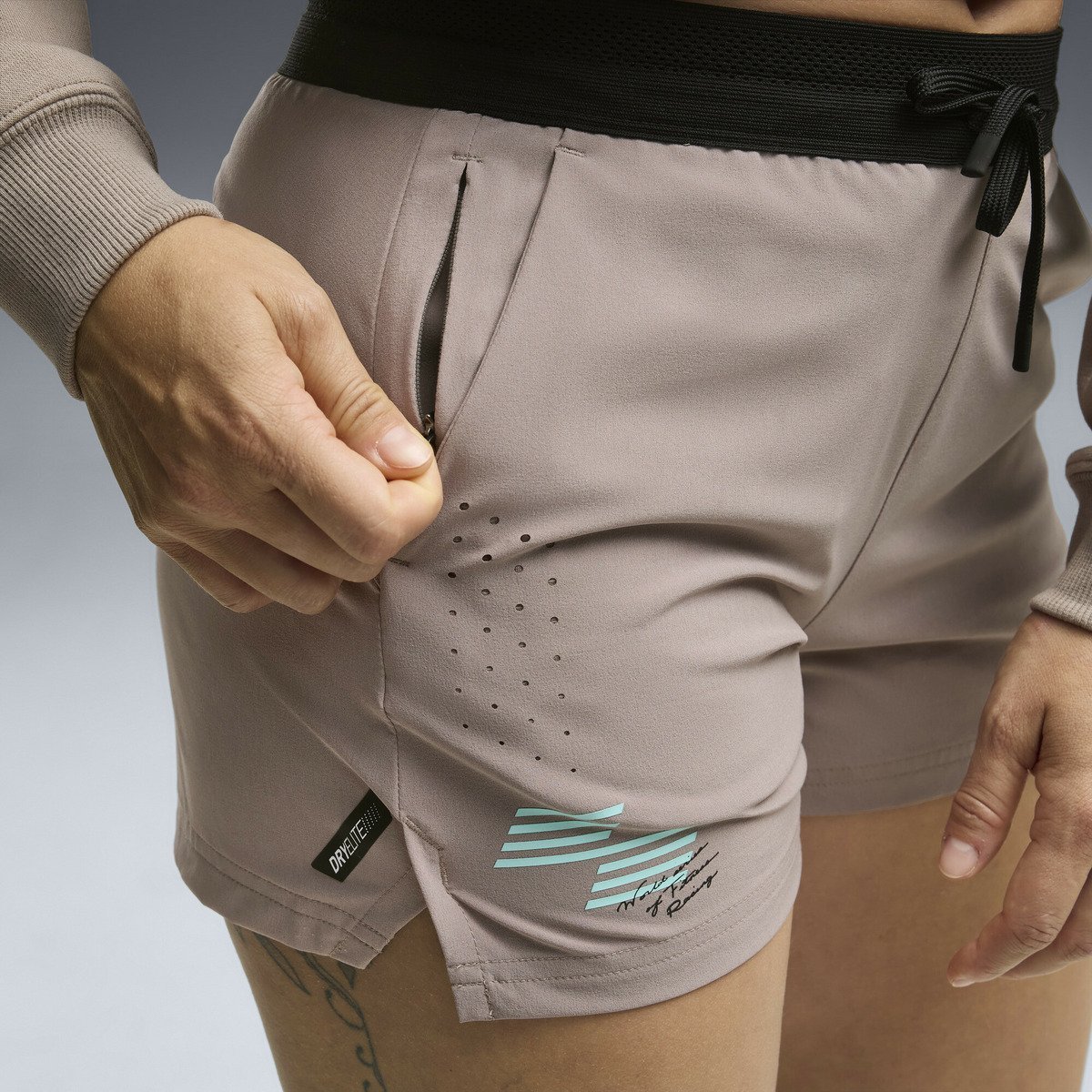 ウィメンズ トレーニング PUMA x HYROX PWRMODE ウーブン ショーツ W HYROX PWRMODE WOVEN SHORT プーマ パンツ その他のパンツ グレー