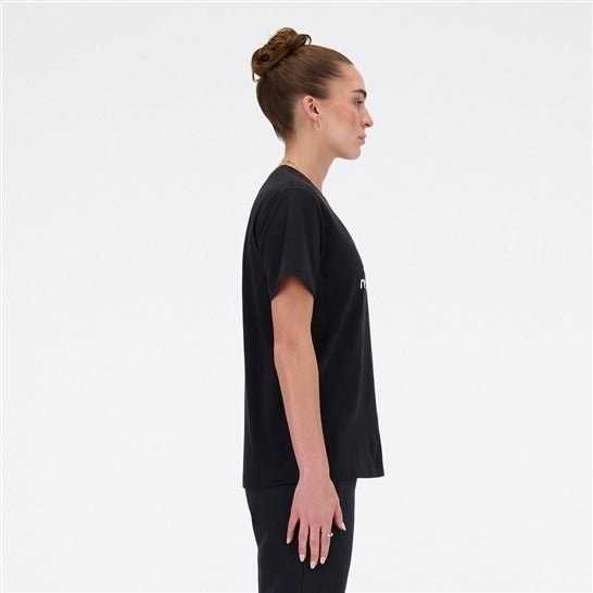 【SALE／50%OFF】New Balance Sport Essentials Stacked Logo ショートスリーブTシャツ ニューバランス トップス カットソー・Tシャツ ブラック