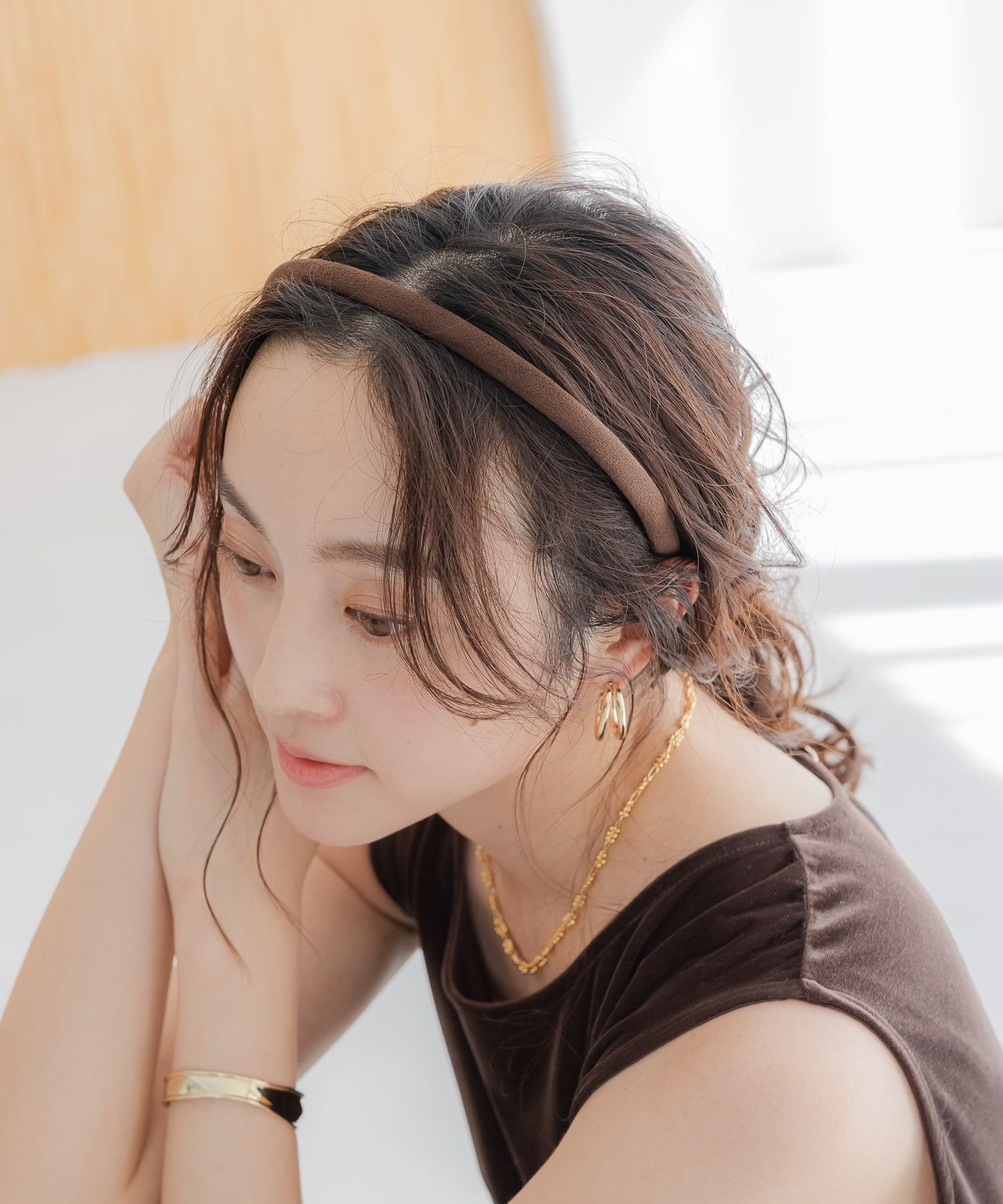 フェイクスエードカチューシャ/595409 エルーラ ヘアアクセサリー カチューシャ・ヘアバンド ブラック