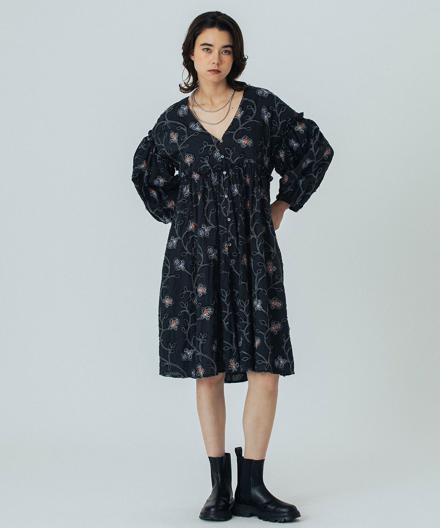 ROSE BUD FLOWER EMBROIDERY MINI DRESS ローズバッド ワンピース・ドレス その他のワンピース・ドレス ブラック