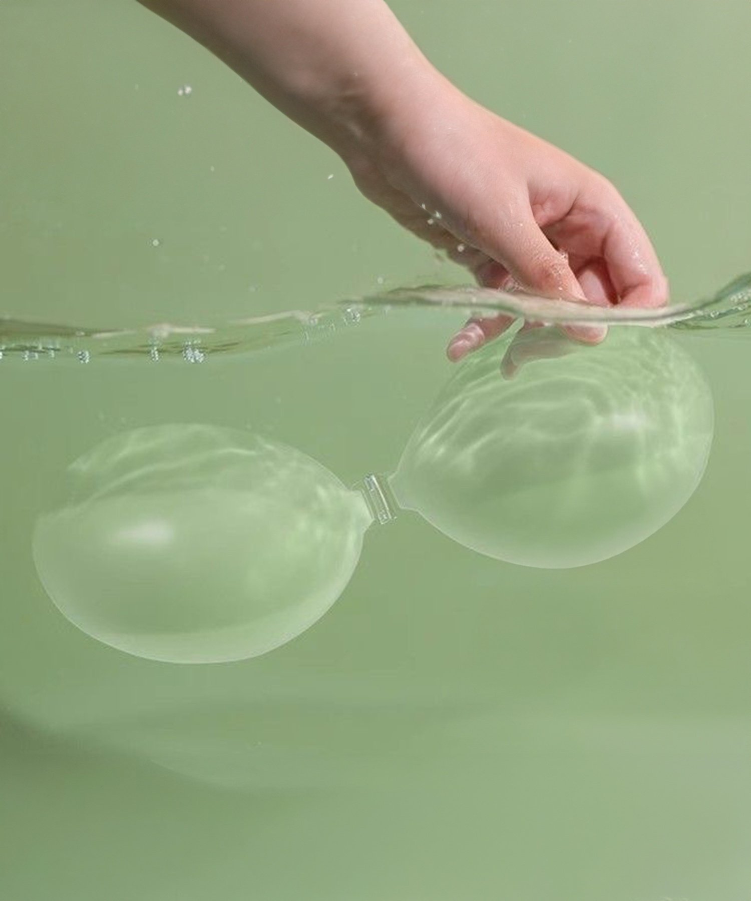 BACKYARD FAMILY 水着OK 強粘着タイプ ぷるぷるシリコンブラ 超薄型クリアタイプ ローラ インナー・ルームウェア ブラジャー