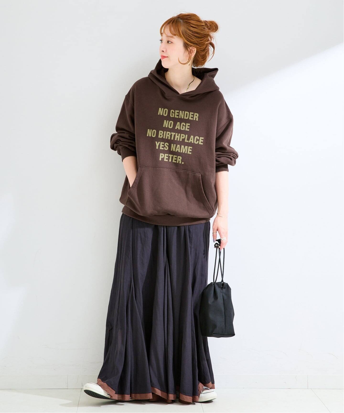 《予約》【WEB限定】ウォッシャブル / MY NAME IS PETER / SLOGAN HOODIE ベーセーストック トップス カットソー・Tシャツ ブラウン レッド
