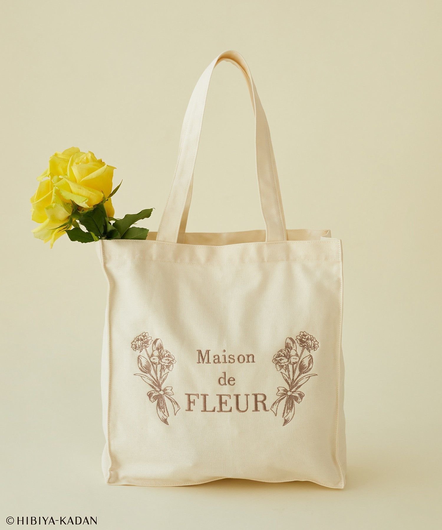 【SALE／40%OFF】Maison de FLEUR 日比谷花壇コラボ キャンバススクエアトート メゾン ド フルール バッグ トートバッグ ホワイトのサムネイル