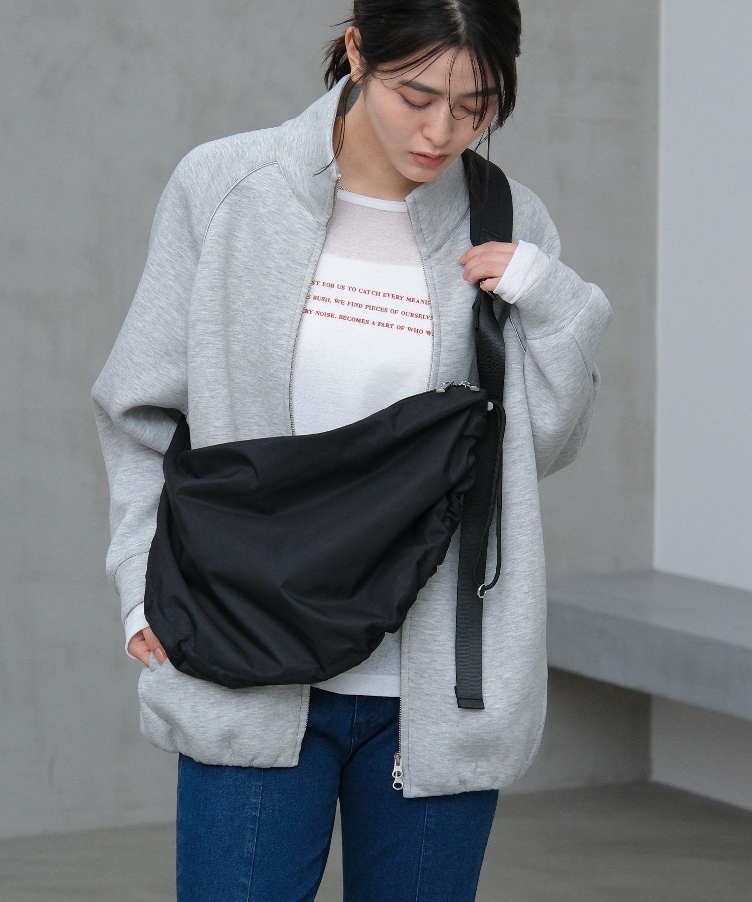 【SALE／30%OFF】LAKOLE ライトギャザーショルダーバッグ ラコレ バッグ ショルダーバッグ ブラック ホワイト