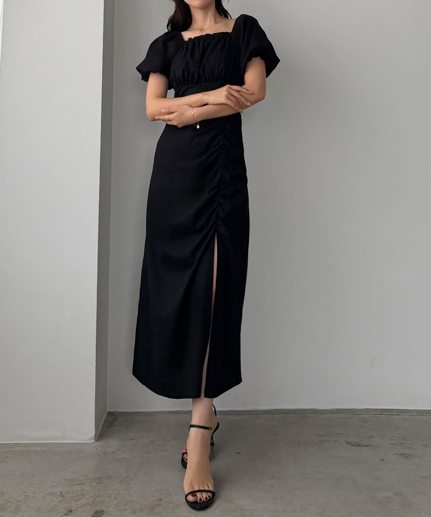 【SALE／20%OFF】JUNOAH Louere スリットパフスリーブワンピース ジュノア ワンピース・ドレス ワンピース ホワイト ブラック グレー【送料無料】