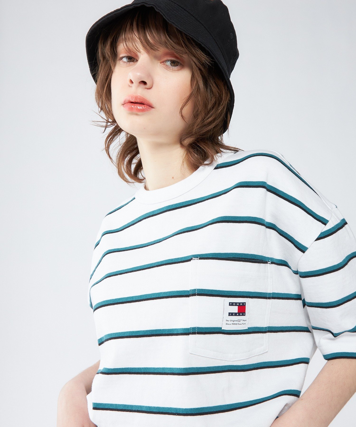 TOMMY HILFIGER (U)TOMMY HILFIGER(トミーヒルフィガー) レギュラーイージーストライプTシャツ トミーヒルフィガー トップス カットソー・Tシャツ ホワイト ブラック