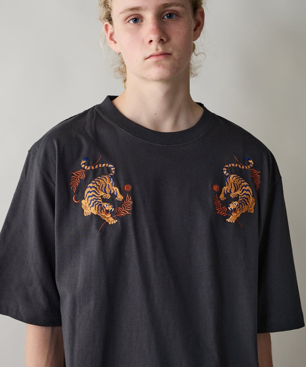 rehacer rehacer/(M)Souvenir Tiger Relax Fit T-shirt レアセル トップス カットソー・Tシャツ ホワイト ブラック グリーン