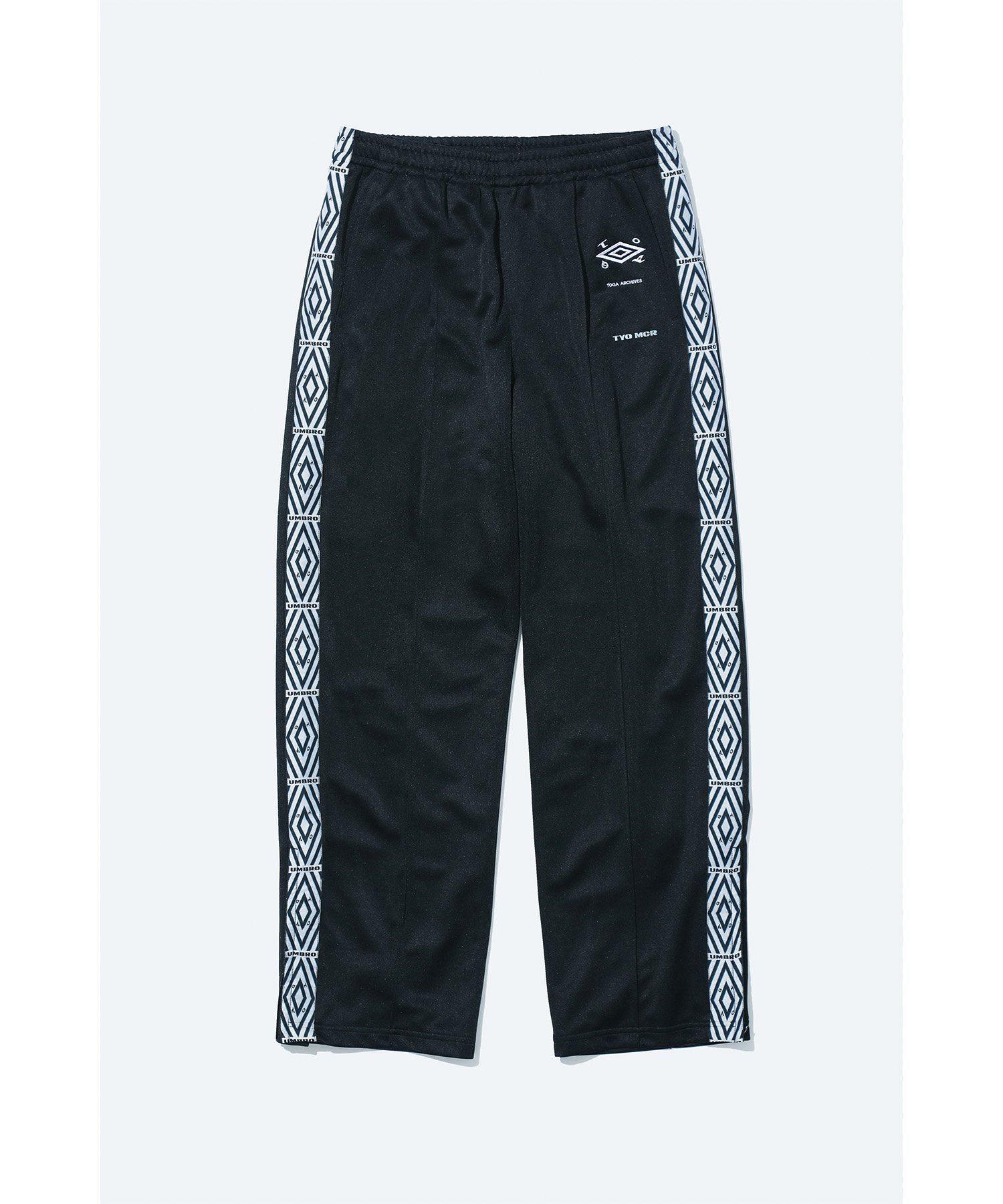 TOGA ARCHIVES Track pants UMBRO SP トーガ パンツ ジャージ・スウェットパンツ ホワイト ブラック【送料無料】