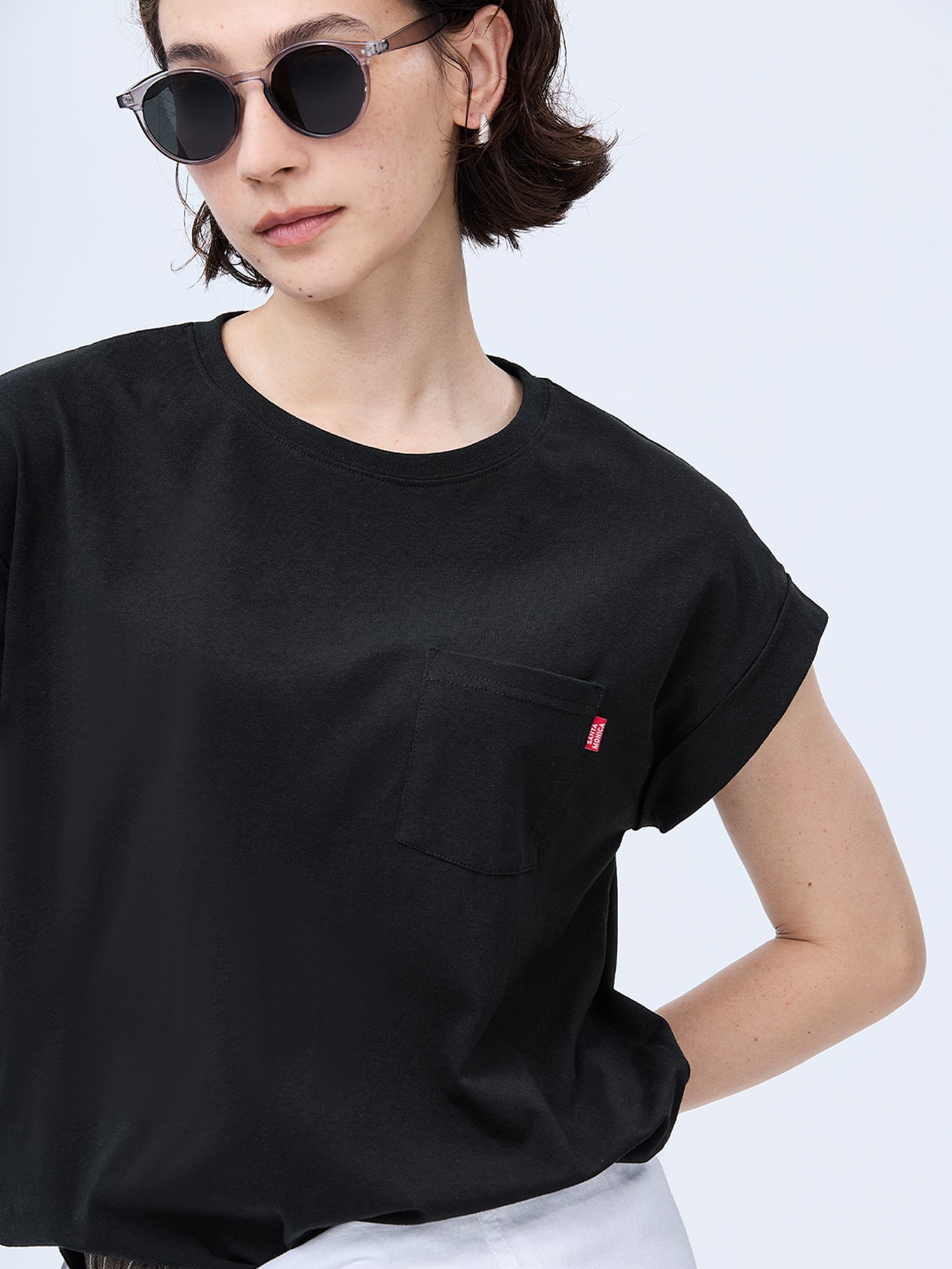 coca ピスネームロールアップスリーブTシャツ コカ トップス カットソー・Tシャツ ホワイト ブラック