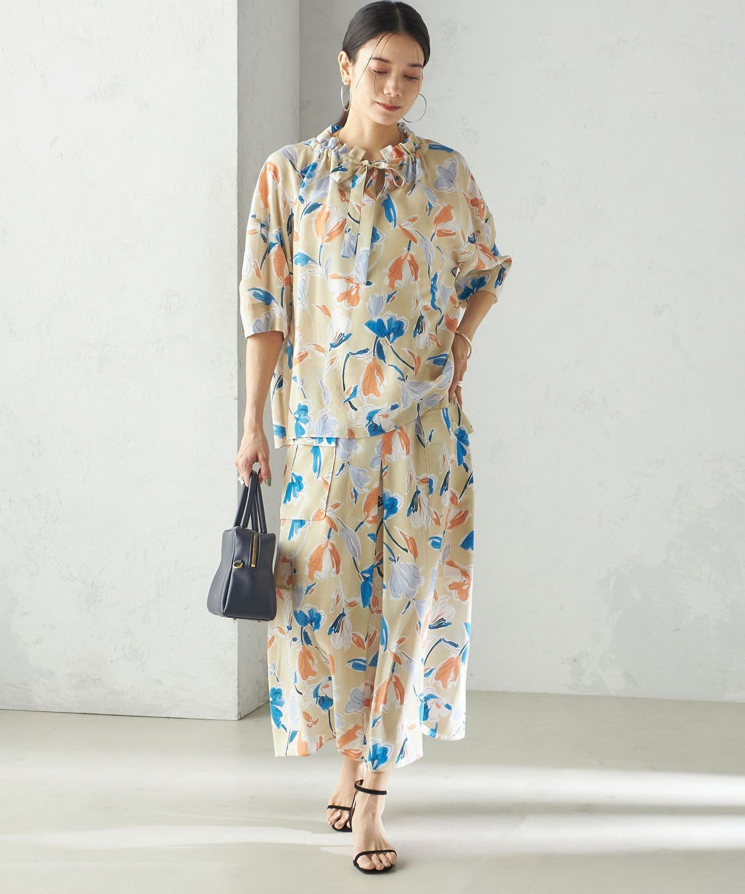 【SALE／40%OFF】SHIPS WOMEN IPEKER 花柄 フリル ネック リボン 半袖 ブラウス シップス トップス シャツ・ブラウス ベージュ【送料無料】