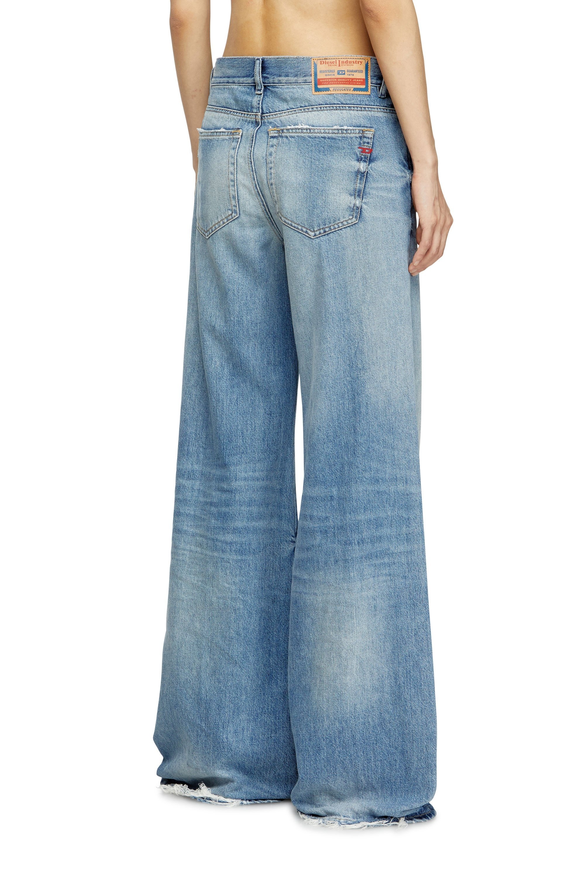 ウィメンズ デニムパンツ FLARE 1978 D-AKEMI L.28 ディーゼル パンツ ジーンズ・デニムパンツ ブルー