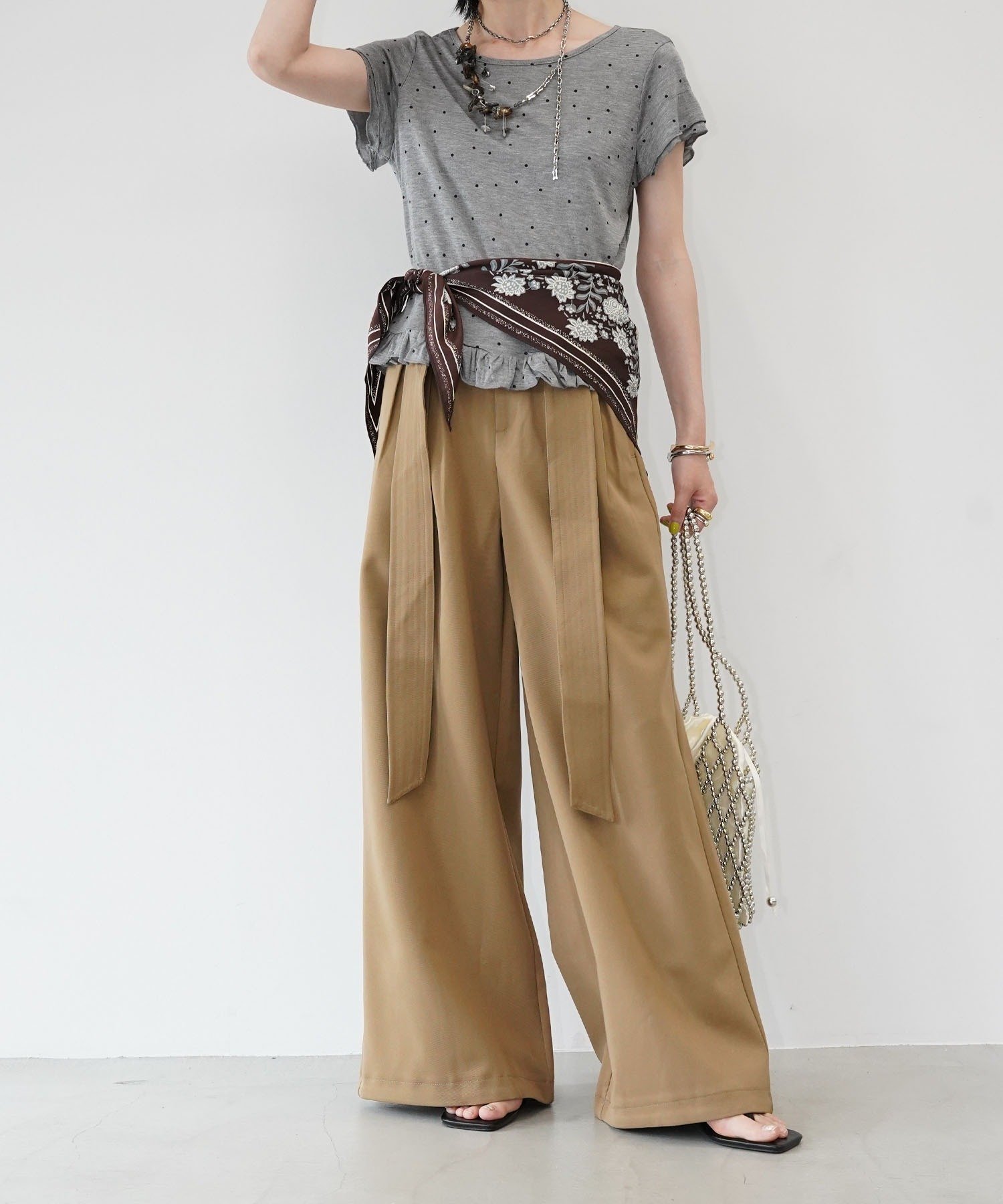 サイドベルト タックワイドパンツ chw26s111 チュクラ パンツ その他のパンツ ブラック ベージュ