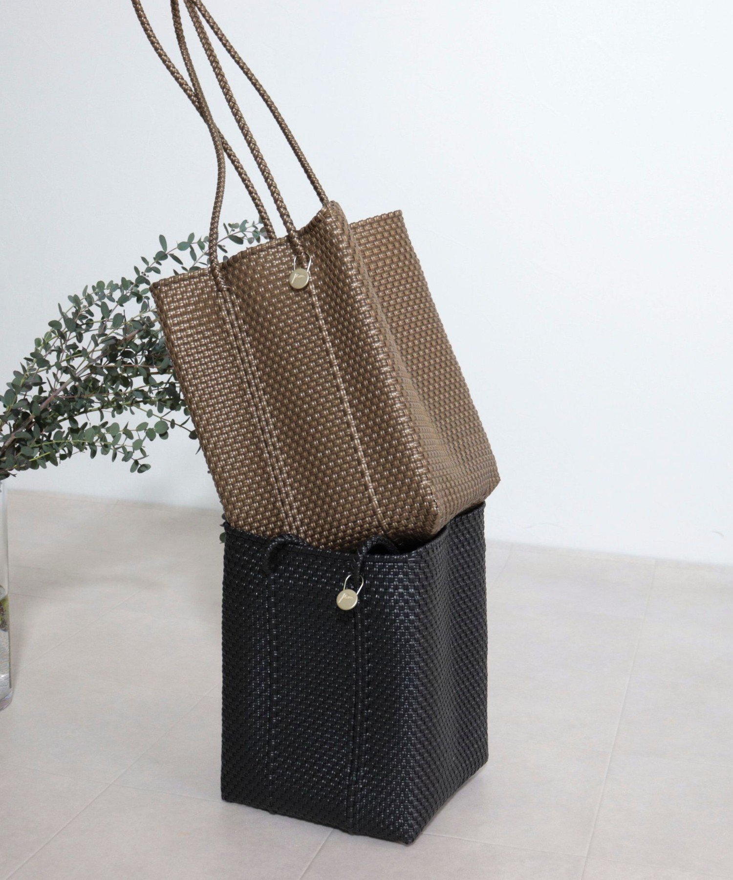 fredy emue 【Letra/レトラ】メルカドバケットロングハンドルバッグ フレディ アンド グロスター バッグ トートバッグ ゴールド ブラック【送料無料】のサムネイル