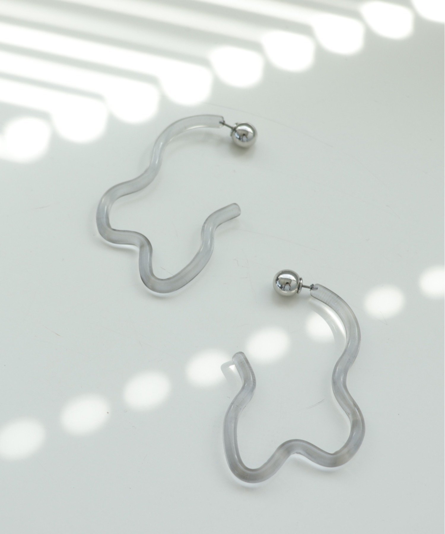 Three Four Time Three Four Time/ネオンクリアラインピアス スリーフォータイム アクセサリー・腕時計 ピアス ピンク グレー グリーン オレンジ