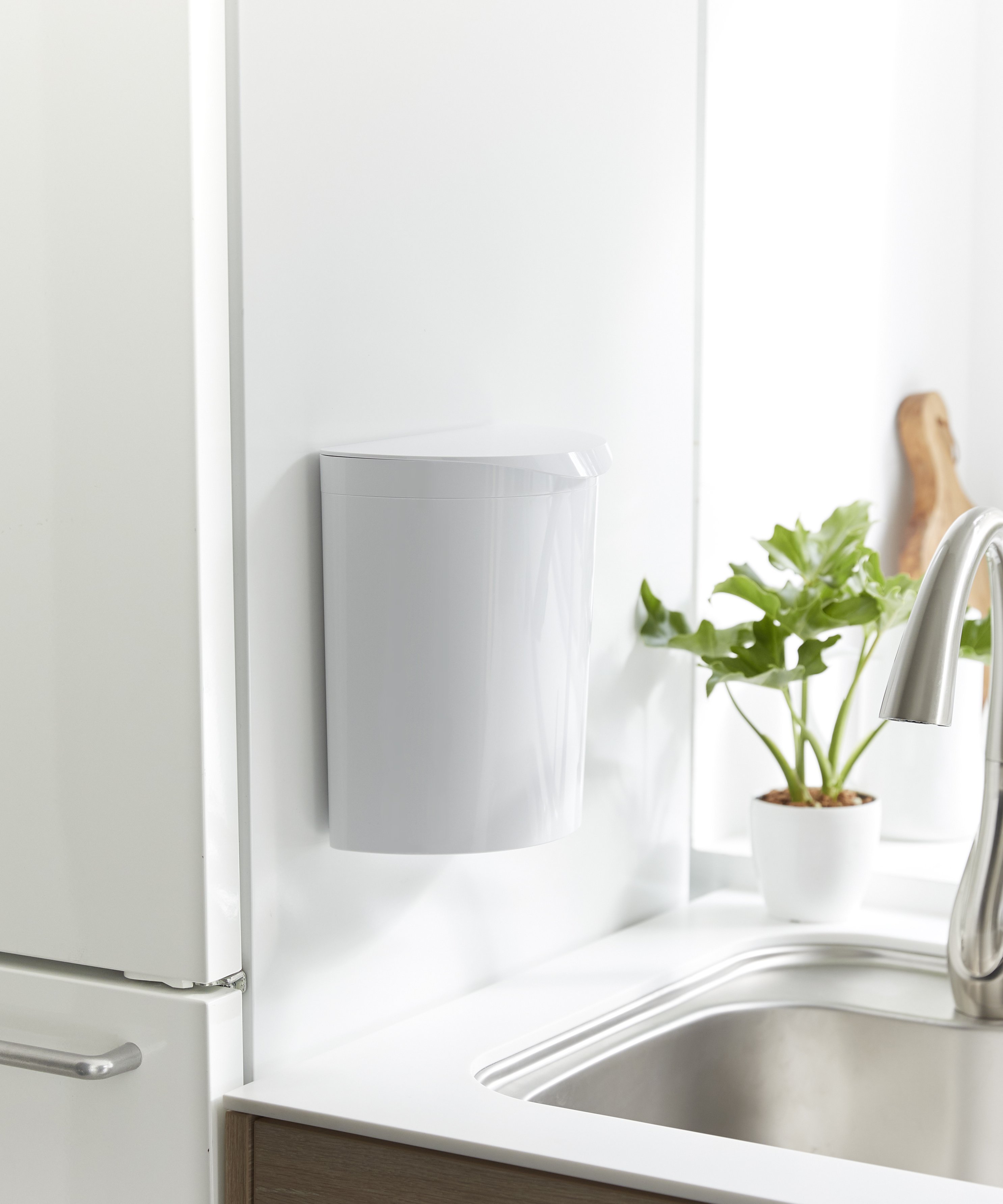 BACKYARD FAMILY Meluna mini メルナミニ 壁掛けダストボックス 蓋付き ローラ インテリア・生活雑貨 ゴミ箱・ダストボックス ホワイト グリーン ベージュ