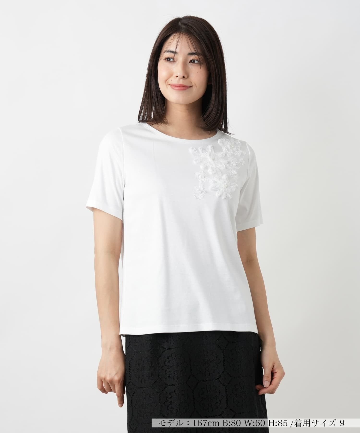 【SALE／44%OFF】Leilian フラワー刺繍Tシャツ レリアン トップス カットソー・Tシャツ ブラック ホワイト【送料無料】