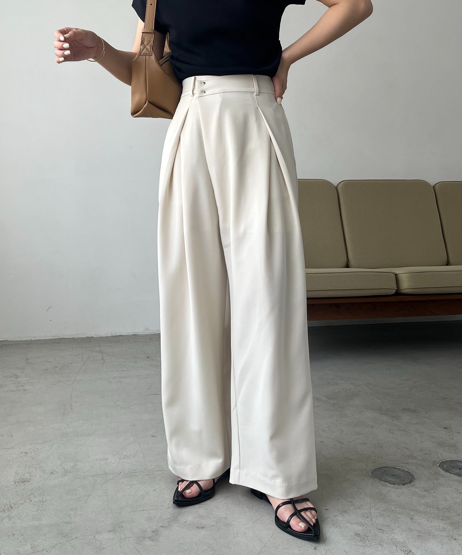 ホックベルトワイドパンツ カプリシュ レマージュ パンツ その他のパンツ ブラック ベージュ