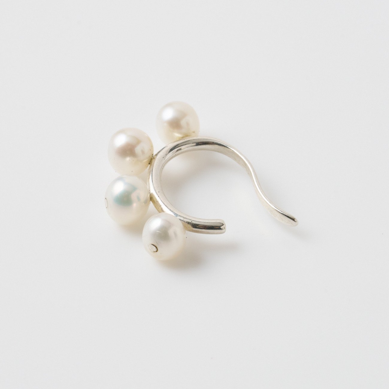 SASKIA DIEZ 4 PEARL EARCUFF エリオポール アクセサリー・腕時計 ピアス シルバー【送料無料】