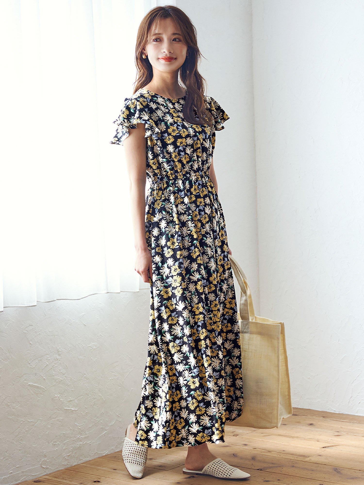 coca 袖フリルフラワーワンピース コカ ワンピース ワンピースその他 ブラックのサムネイル