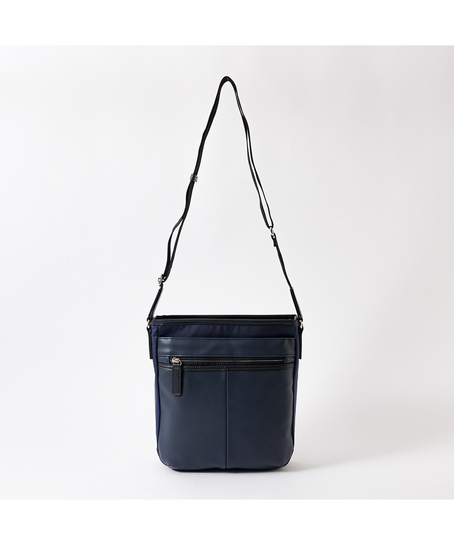 美品　エルイーディーバイツ　ボディバック　ネイビー本革 ネイビー特別仕様の一本ベルトのクラシックボディバッグ「革鞄の