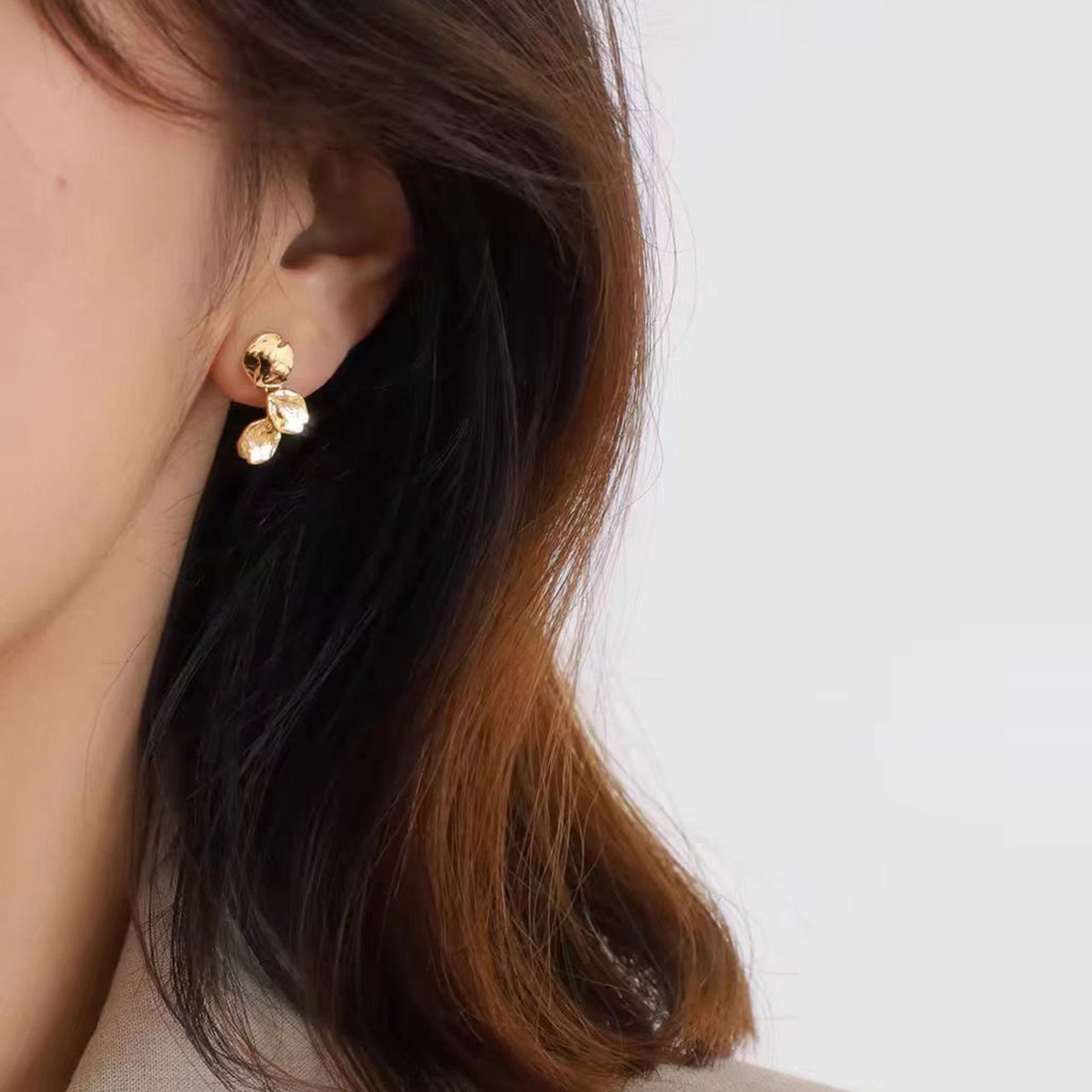 【SALE／39%OFF】Forcement やわらな輝きメタルプレートピアス メゾンドラティール アクセサリー・腕時計 ピアス ゴールド