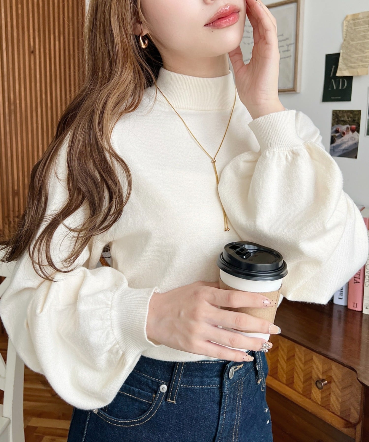 moment+ ボトルネックボリュームスリーブニットプルオーバー モーメントプラス トップス ニット ブラック オレンジ レッド ブラウン ホワイト グレー