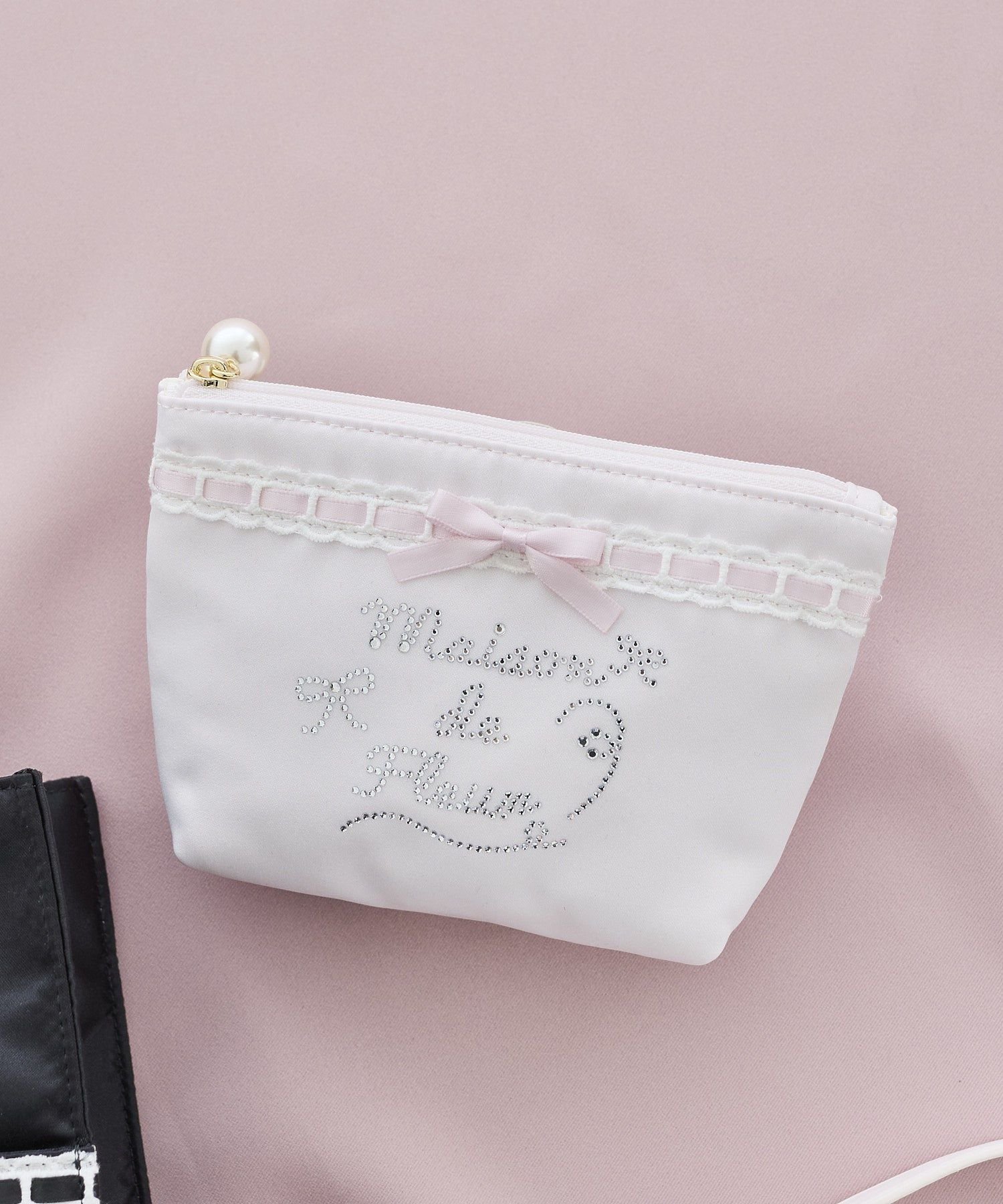 Maison de FLEUR サテンレースビジューロゴポーチ メゾン ド フルール 財布・ポーチ・ケース ポーチ ピンク ブラック