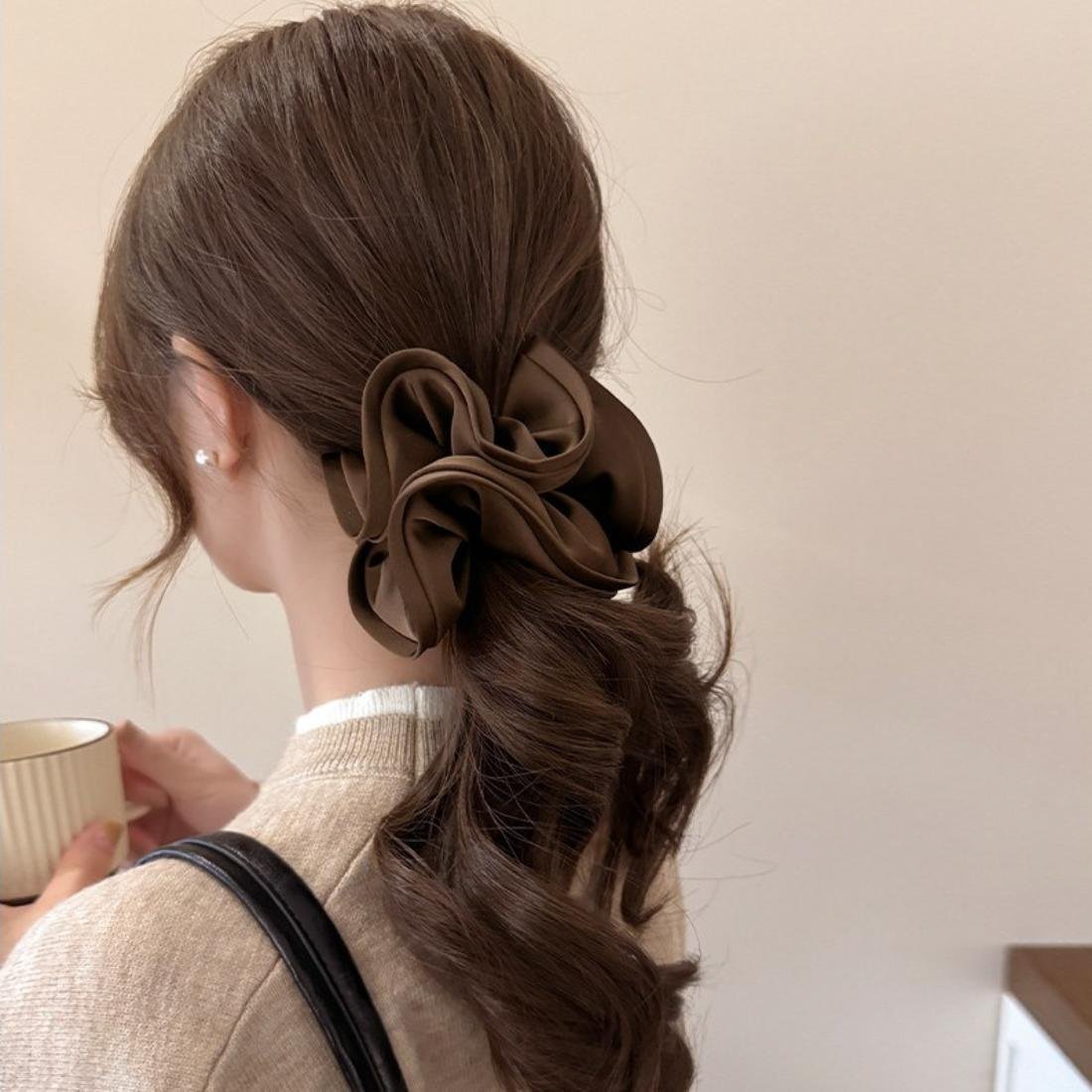 巻くだけで華やかなシュシュ アクセサリー 雑貨 ヘアゴム ヘアアクセサリー メゾンドラティール ヘアアクセサリー ヘアゴム グレー ブラウン ブラック