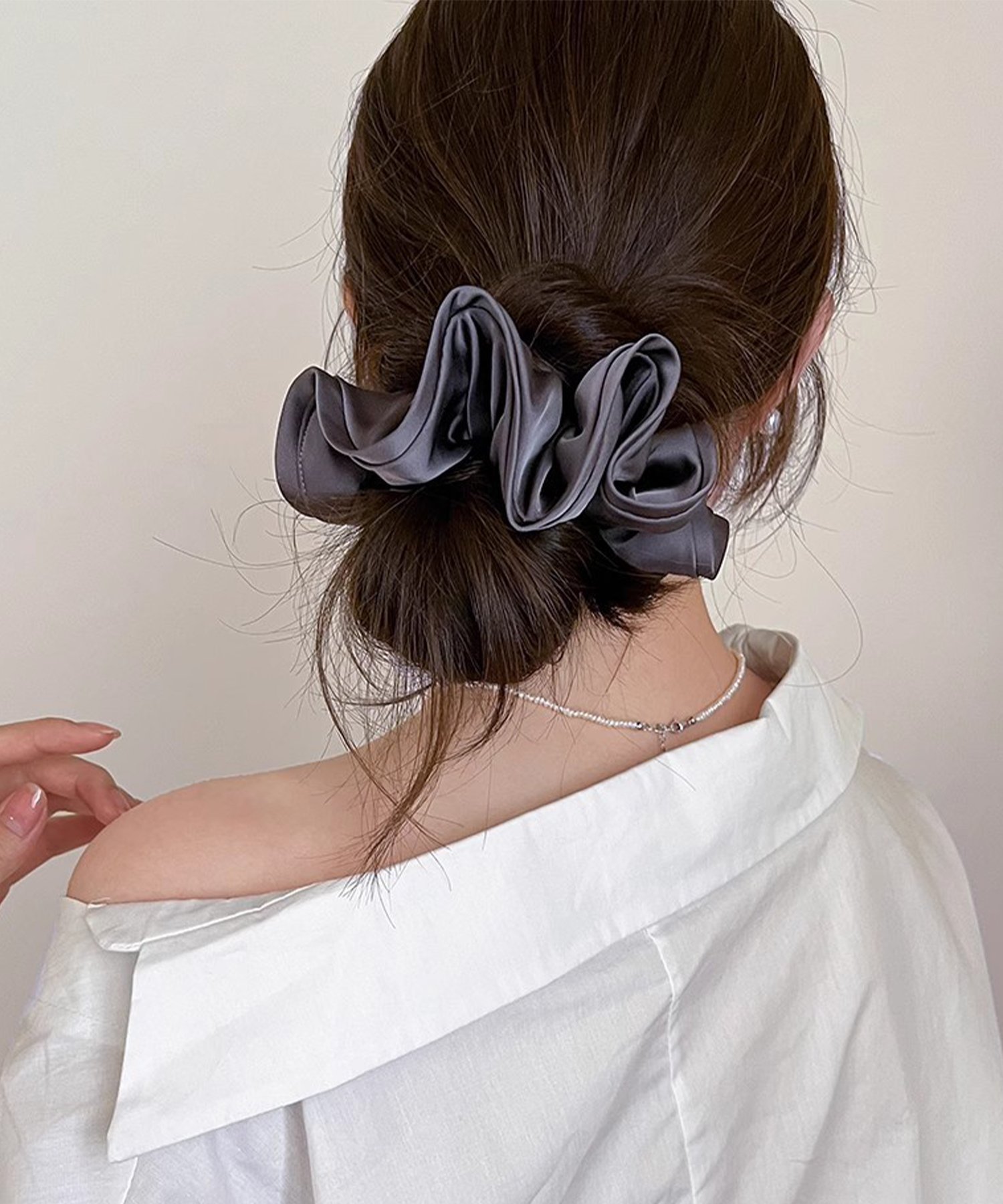 巻くだけで華やかなシュシュ アクセサリー 雑貨 ヘアゴム ヘアアクセサリー メゾンドラティール ヘアアクセサリー ヘアゴム グレー ブラウン ブラック