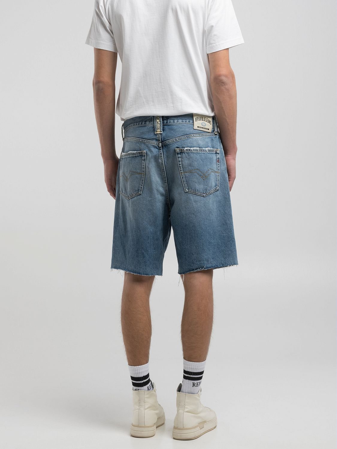 【SALE／10%OFF】REPLAY 9Z1 ECO PLUS ストレートデニムショーツ リプレイ パンツ ジーンズ・デニムパンツ ブルー【送料無料】