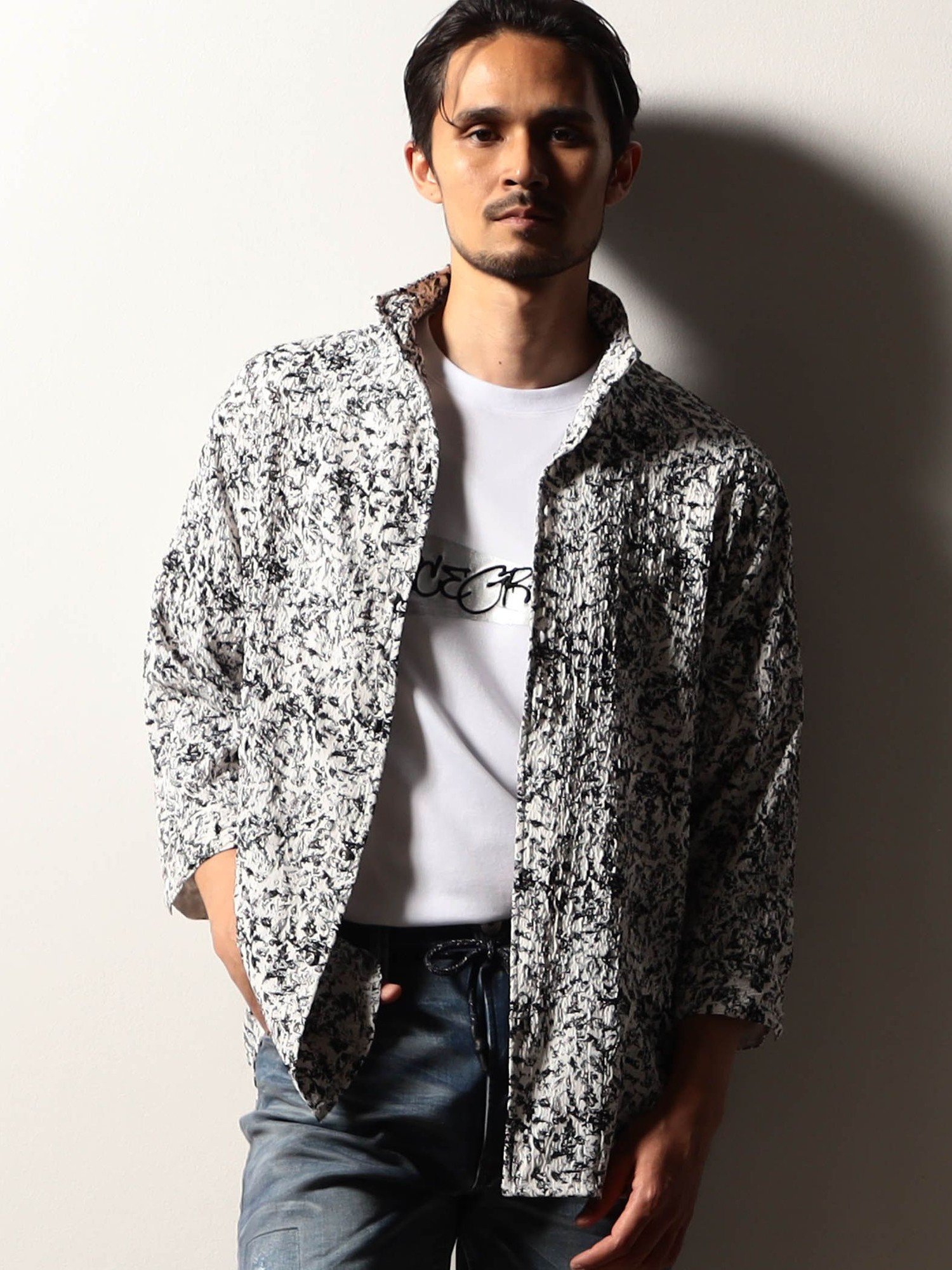 NICOLE CLUB FOR MEN 【RIELABO】アラカルトワッシャープリント7分袖シャツ ニコル トップス シャツ・ブラウス ブラック ゴールド ホワイト