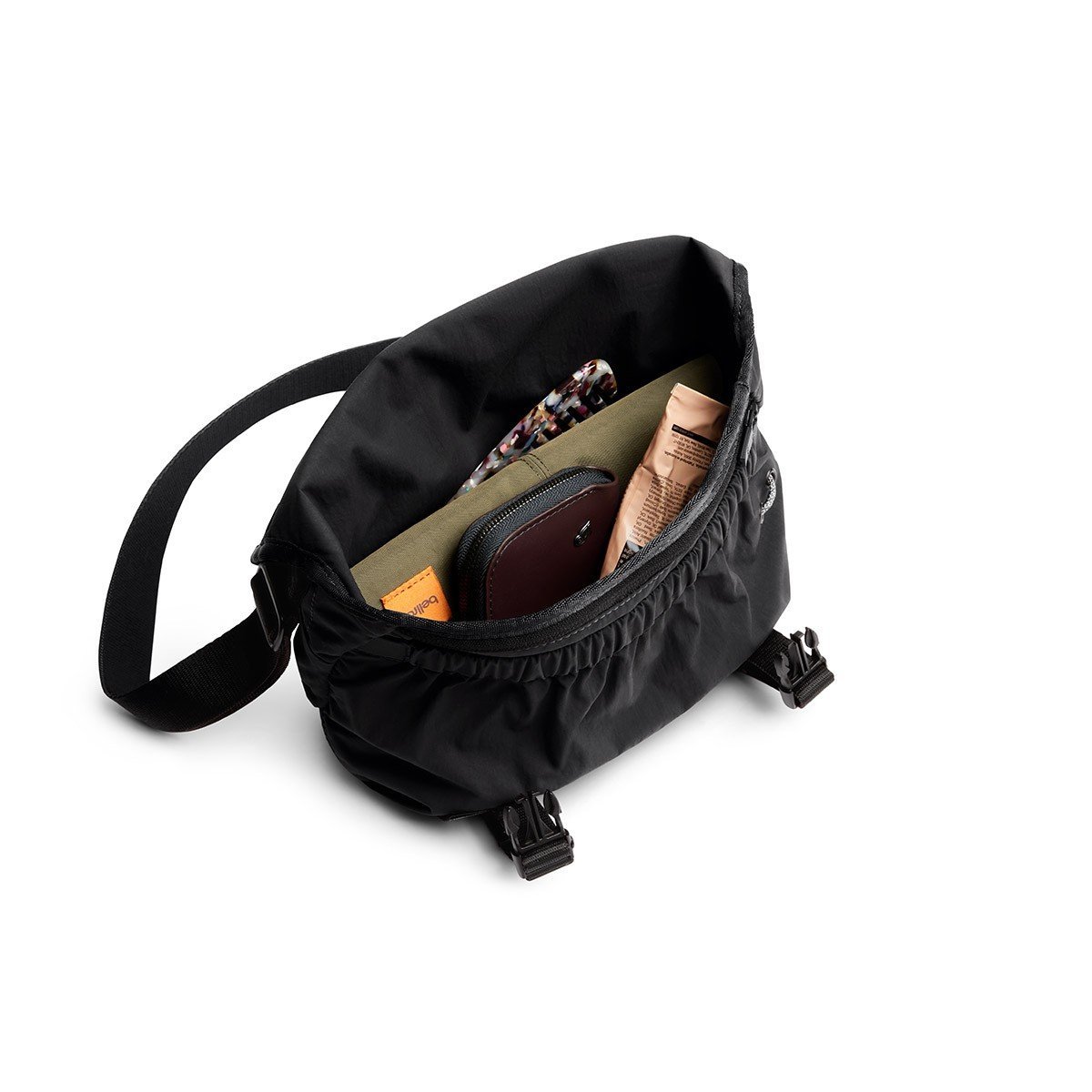 Bellroy Bellroy メッセンジャーバッグ Cinch Mini Messenger Black アントレスクエア バッグ メッセンジャーバッグ ブラック【送料無料】